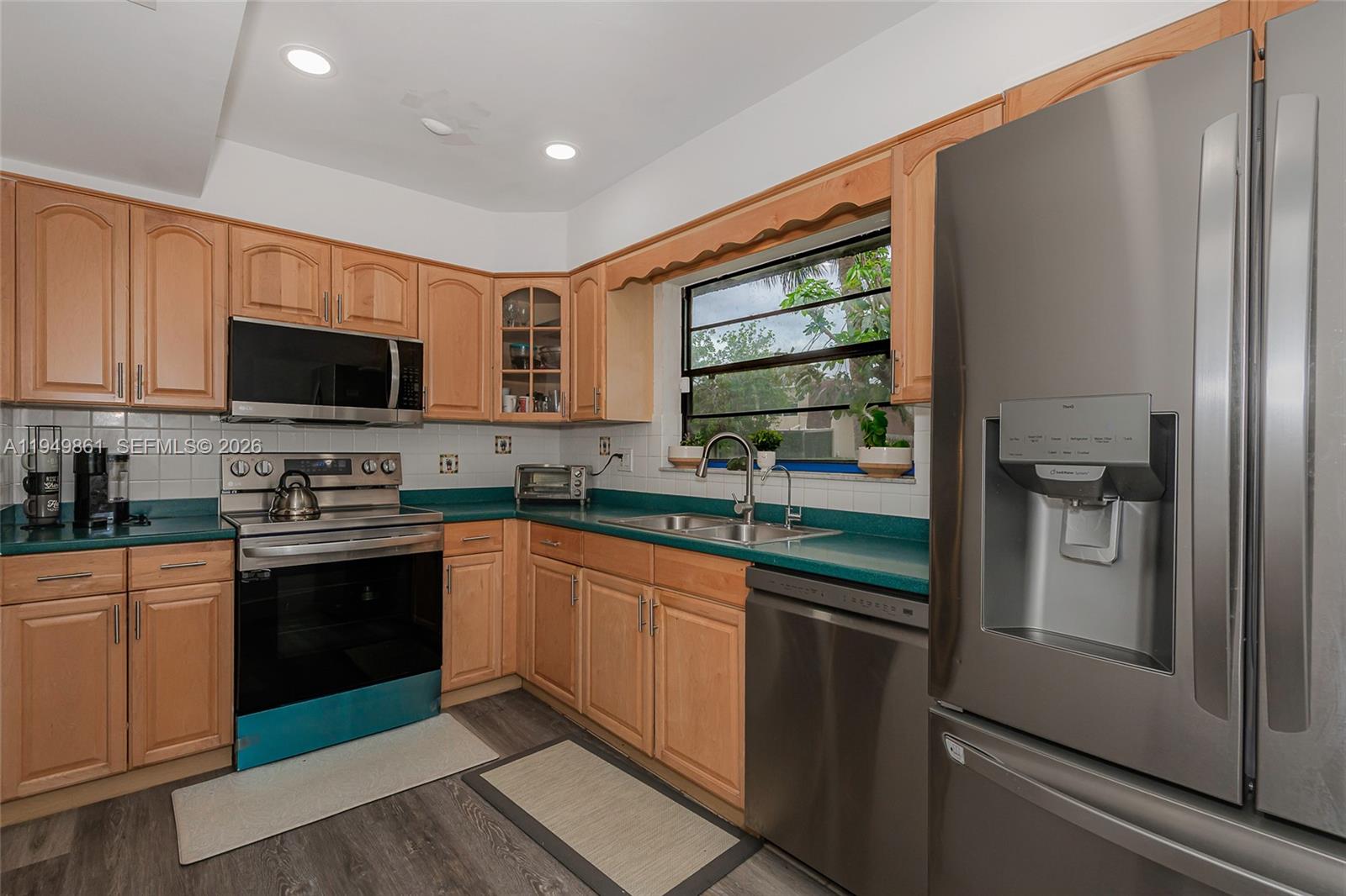 WESTVIEW CONDOMINIUM NO T - Residential