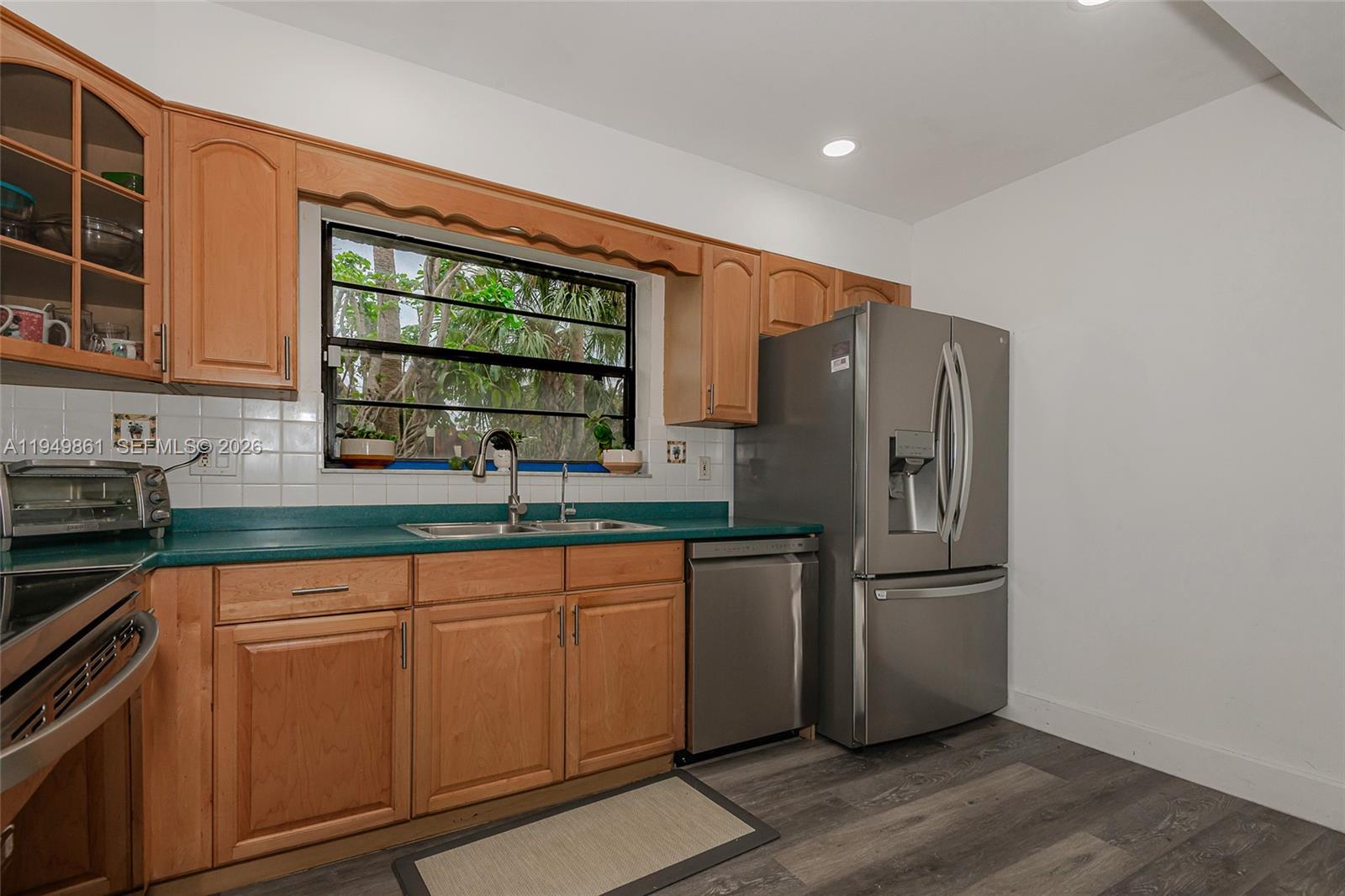 WESTVIEW CONDOMINIUM NO T - Residential