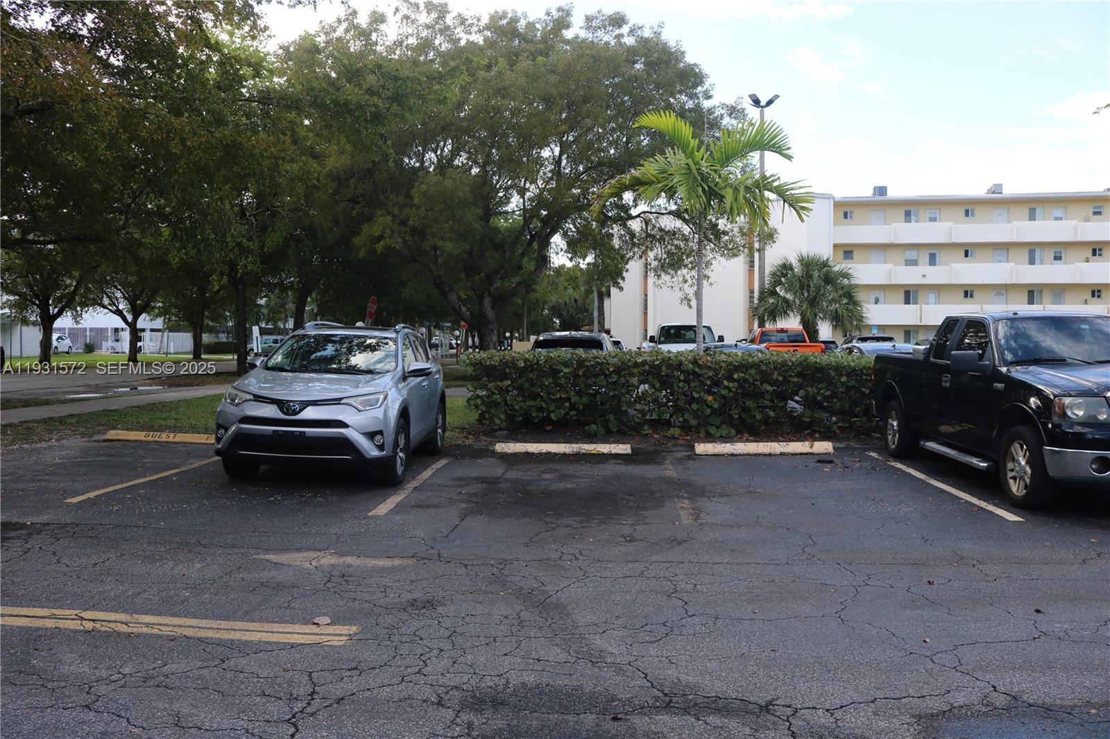 ROLLING GREEN CONDO F - Residential