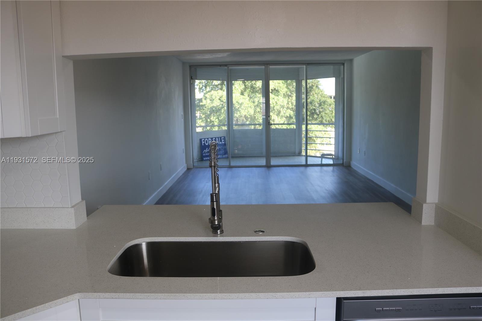 ROLLING GREEN CONDO F - Residential