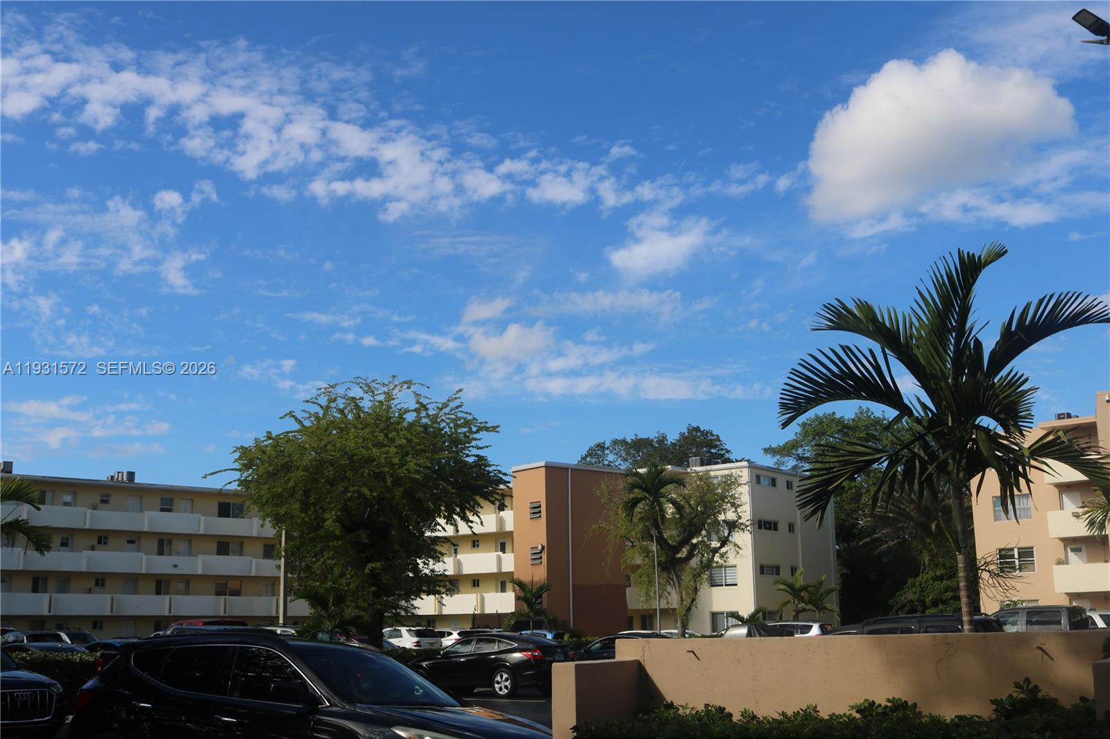 ROLLING GREEN CONDO F - Residential