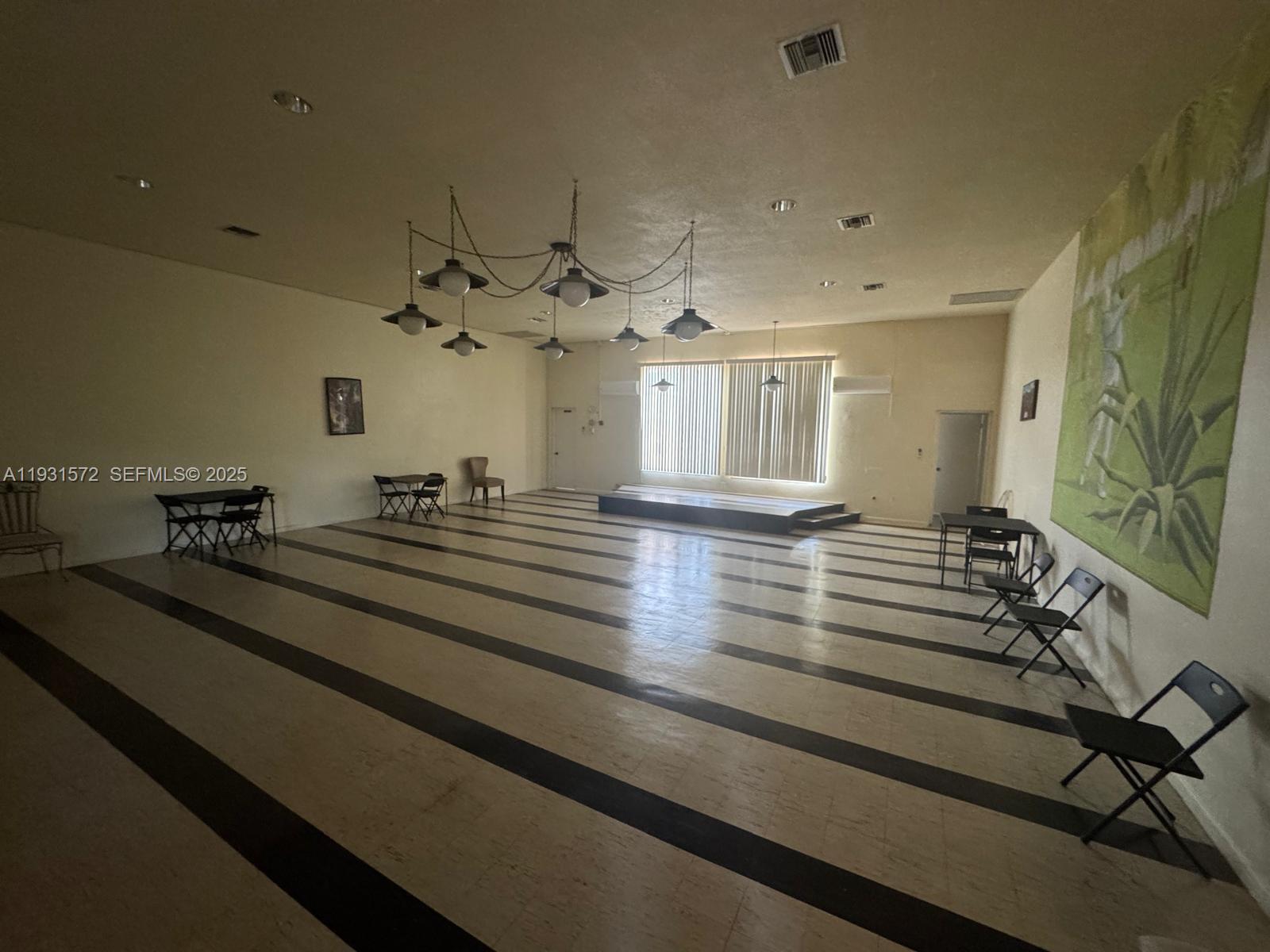 ROLLING GREEN CONDO F - Residential