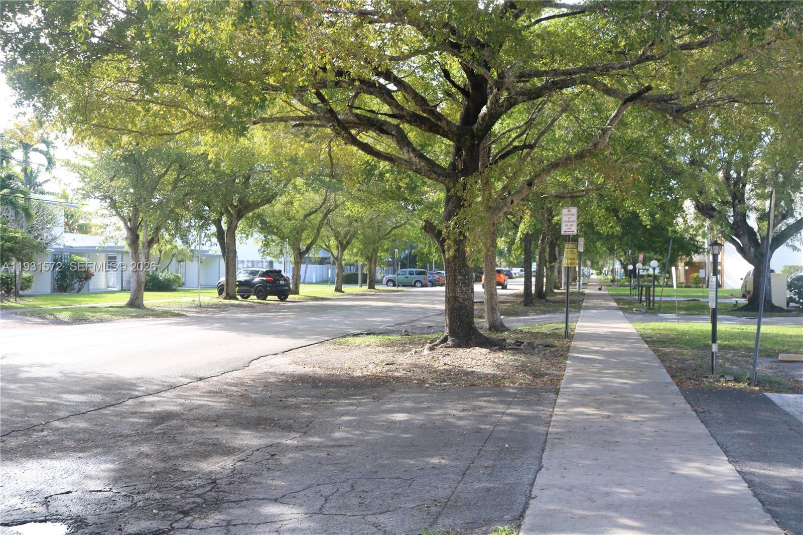 ROLLING GREEN CONDO F - Residential