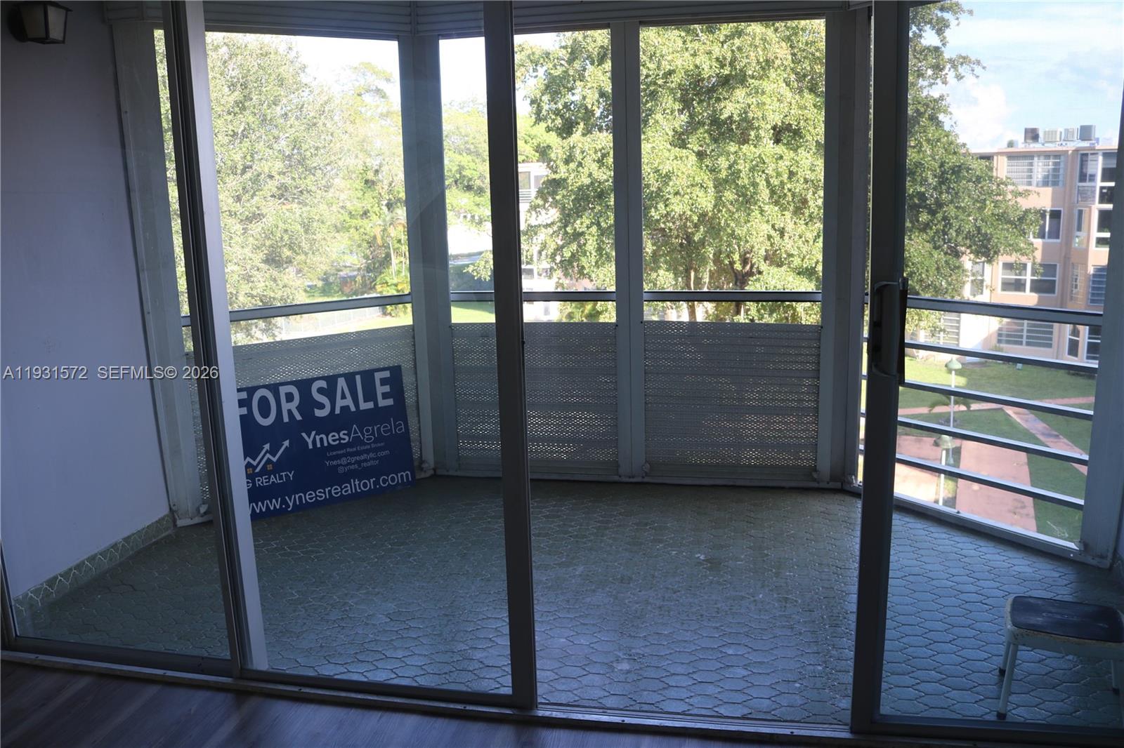 ROLLING GREEN CONDO F - Residential