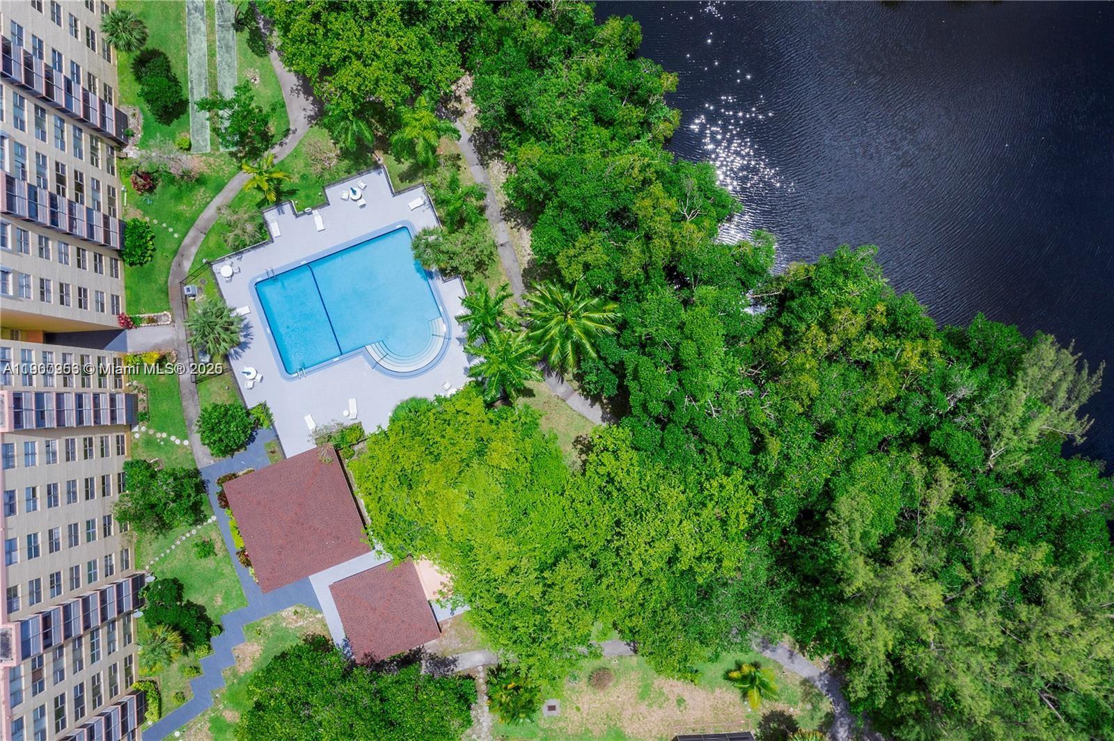 GREYNOLDS PARK CLUB CONDO - Residential