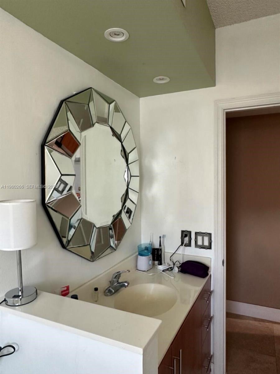 PORTO BELLAGIO CONDO - Residential