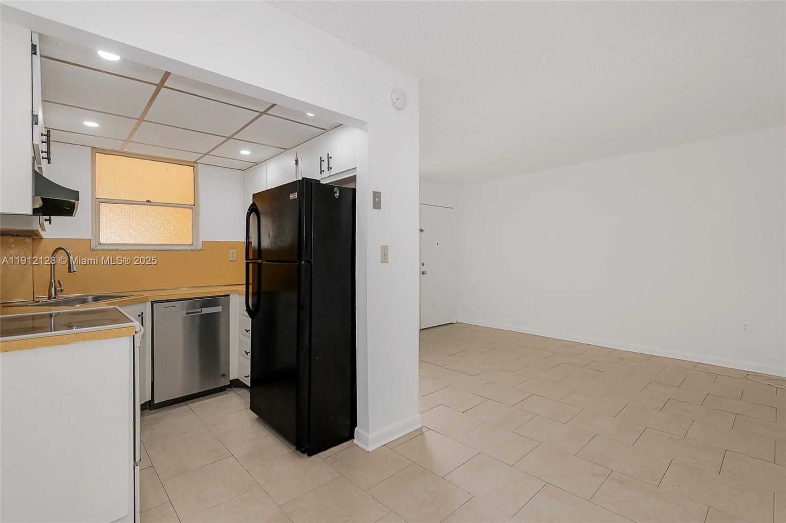 MOONRAKER CONDO - Residential Lease