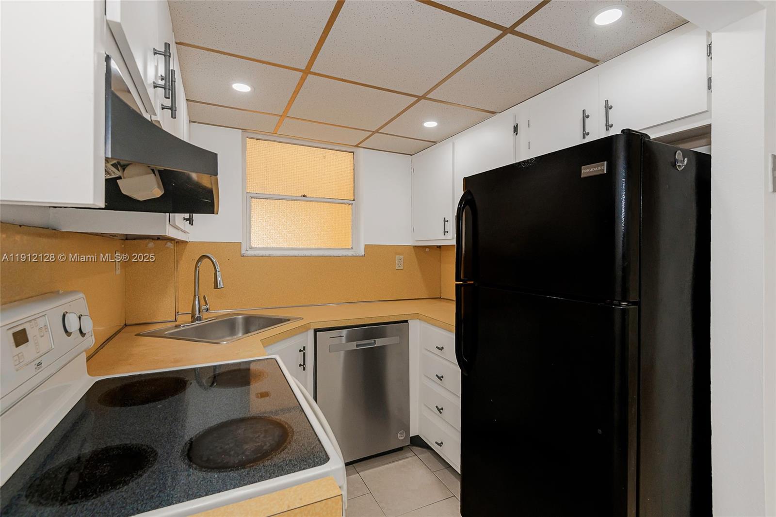 MOONRAKER CONDO - Residential Lease