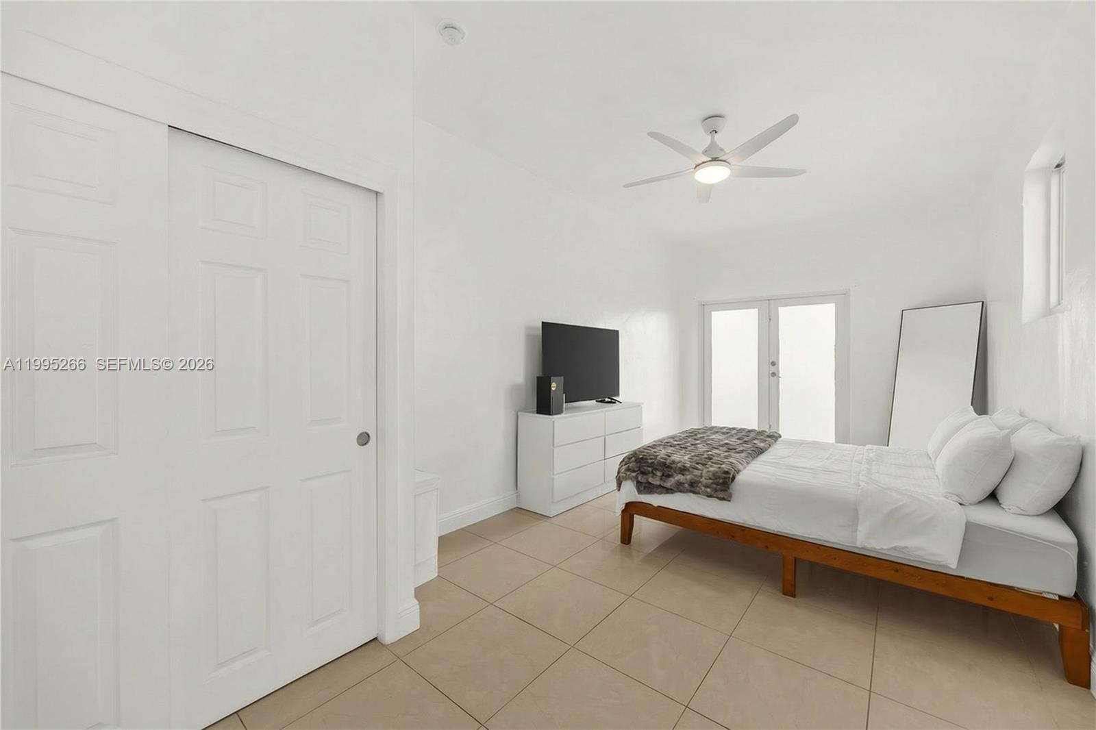 HOLLYWOOD COUNTRY CLUB DI - Residential