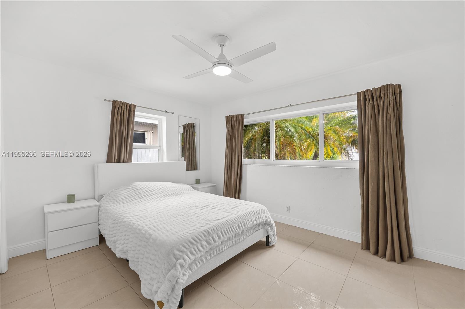 HOLLYWOOD COUNTRY CLUB DI - Residential