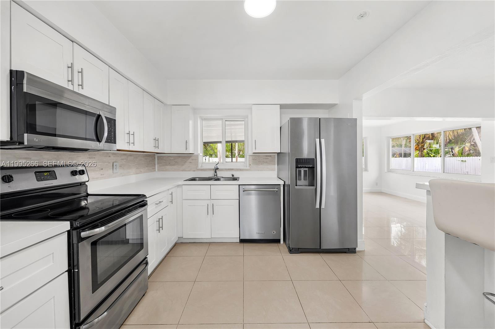 HOLLYWOOD COUNTRY CLUB DI - Residential