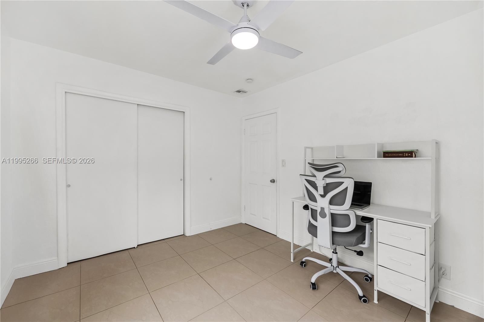 HOLLYWOOD COUNTRY CLUB DI - Residential