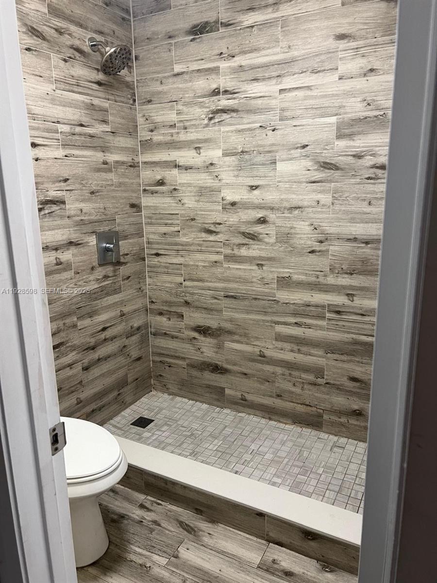 FLAMINGO GARDENS - Residential Lease