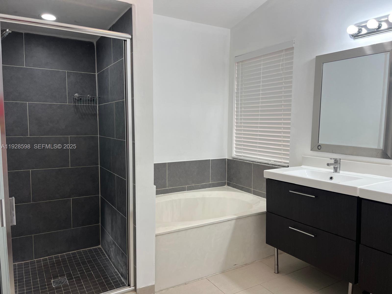 FLAMINGO GARDENS - Residential Lease