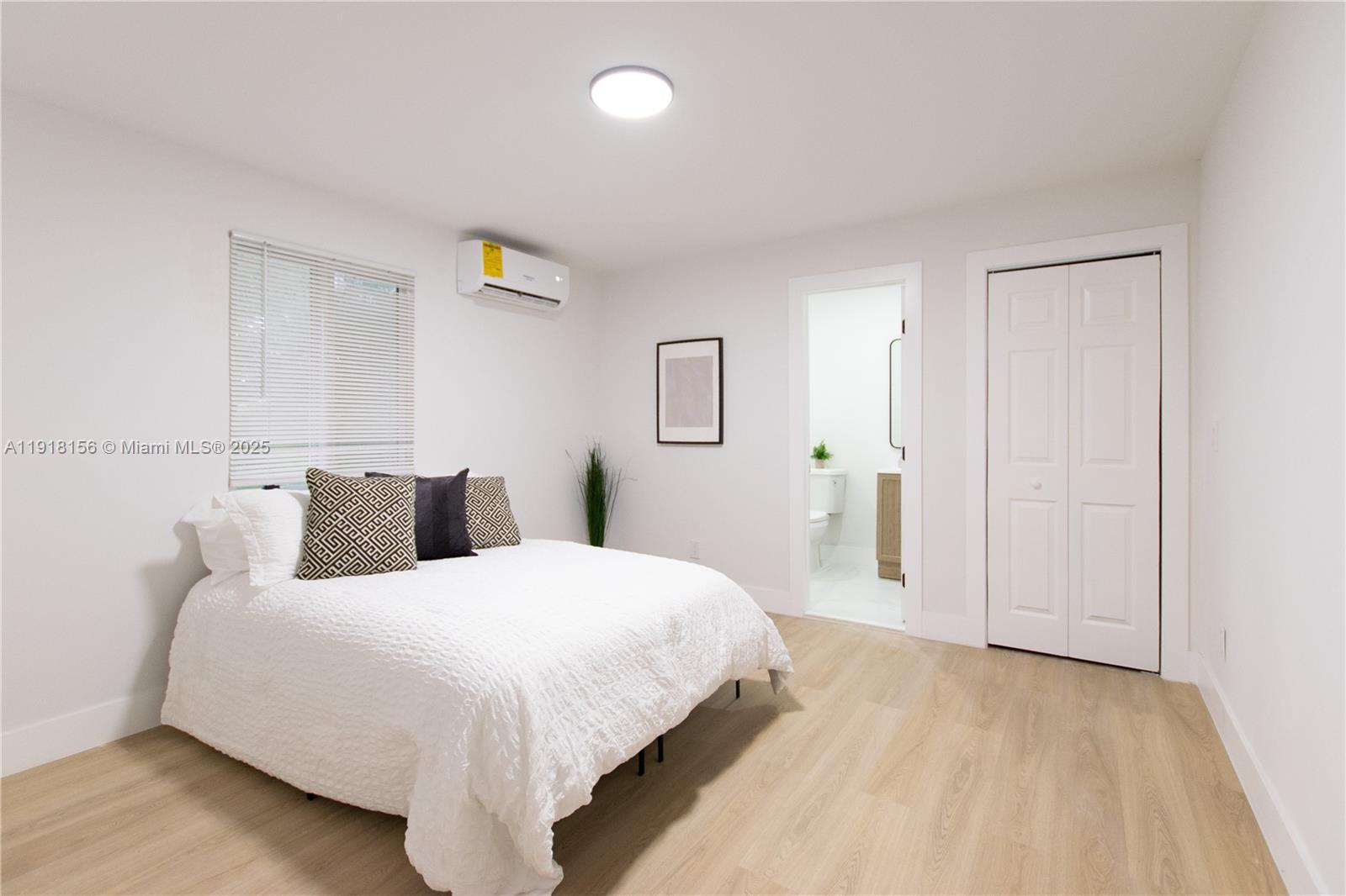 LAKE FOREST SEC ONE - Residential