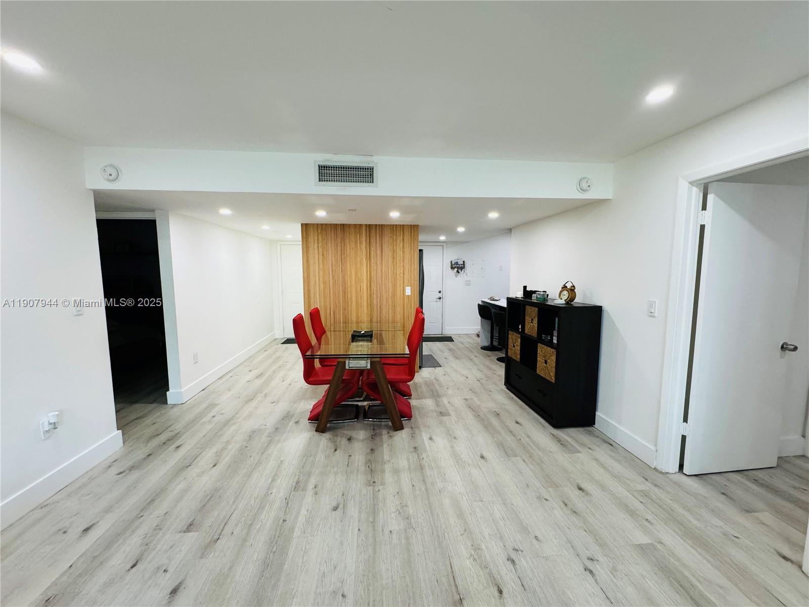 ST ANDREWS COURT CONDO - Residential Lease