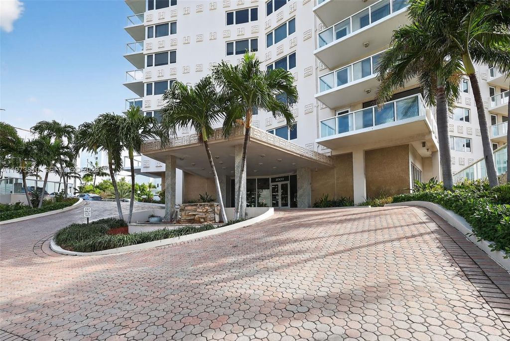 Photo of 3000 Holiday Dr #1505, Fort Lauderdale, FL 33316 (MLS # A11973810)