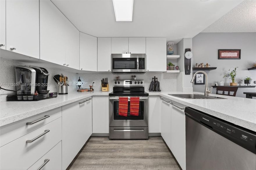 Renovated 1BR/1BA condo in Century Village, Pembroke Pines, with tranquil garden views. Features include a remodeled kitchen with stainless-steel appliances, laminate flooring throughout, an updated bathroom, and in-unit washer/dryer. Enjoy resort-style amenities including pools, golf, tennis, fitness centers, clubhouse, theater, game rooms, activities, shuttle service, and an on-site market, plus 24/7 gated security. Conveniently located near shopping, dining, and hospitals. HOA includes water, cable, and internet. 

Association approval required; minimum 650 credit score per association guidelines.