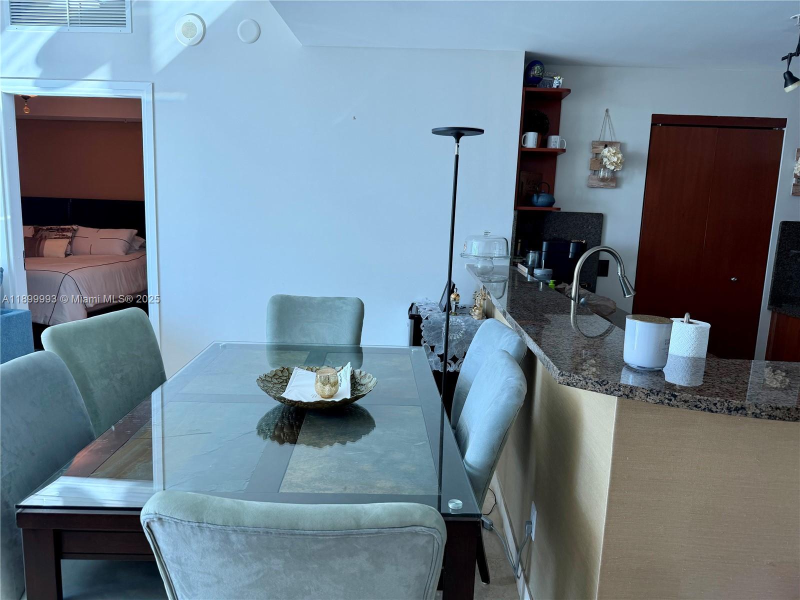 300 S Biscayne Blvd 2006