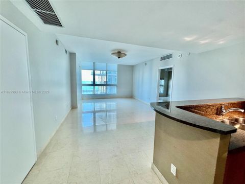 300 S Biscayne Blvd 2006 Miami FL 33131