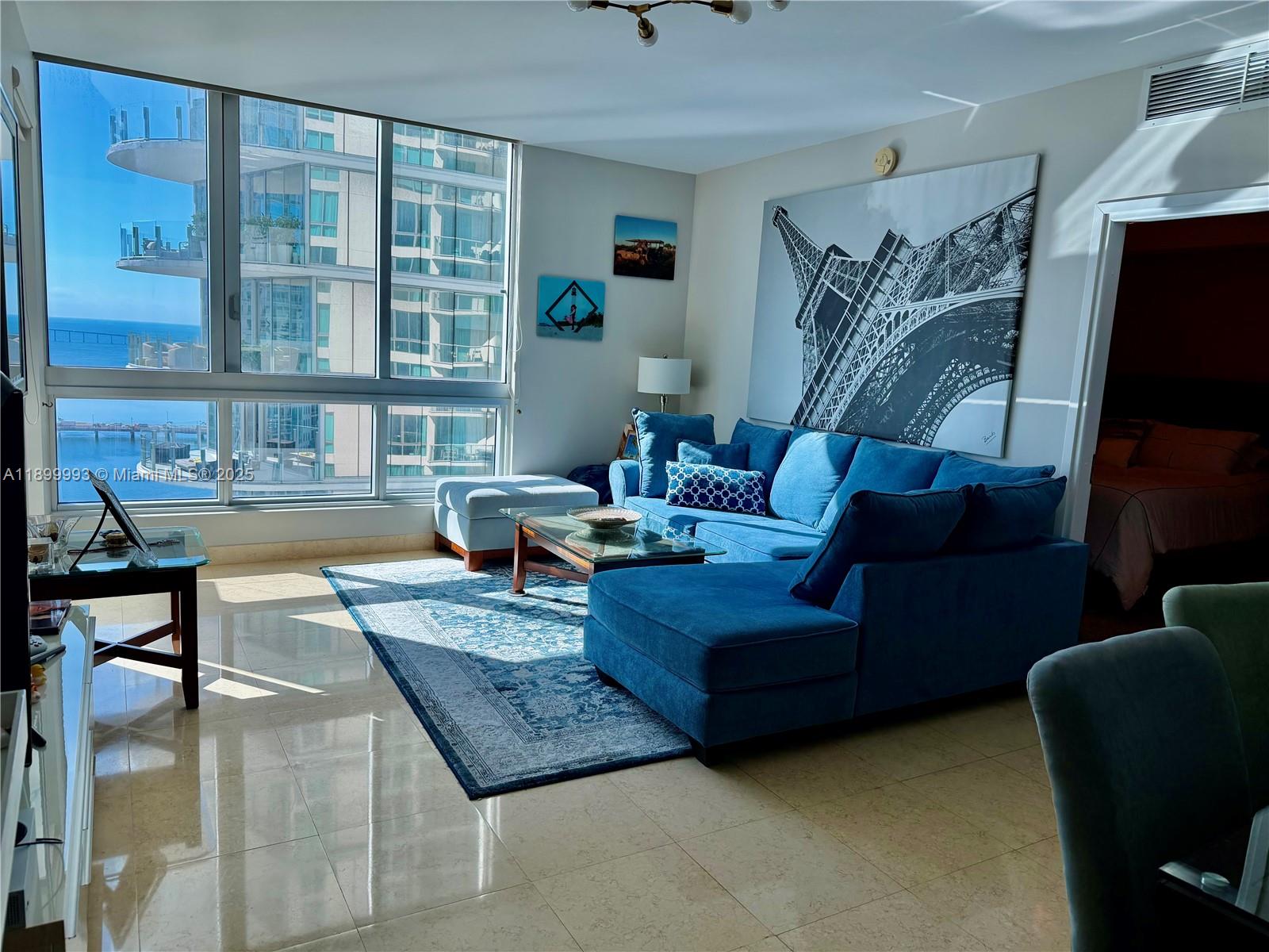 300 S Biscayne Blvd 2006