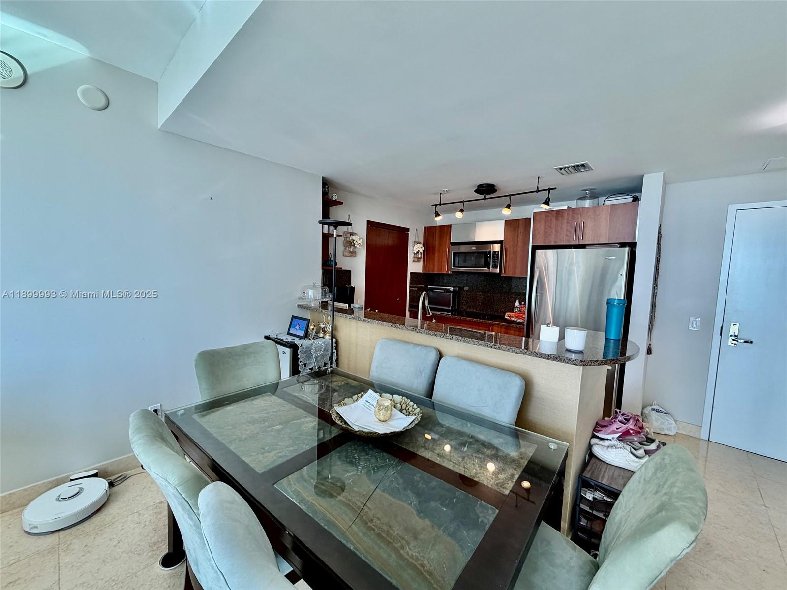 300 S Biscayne Blvd 2006