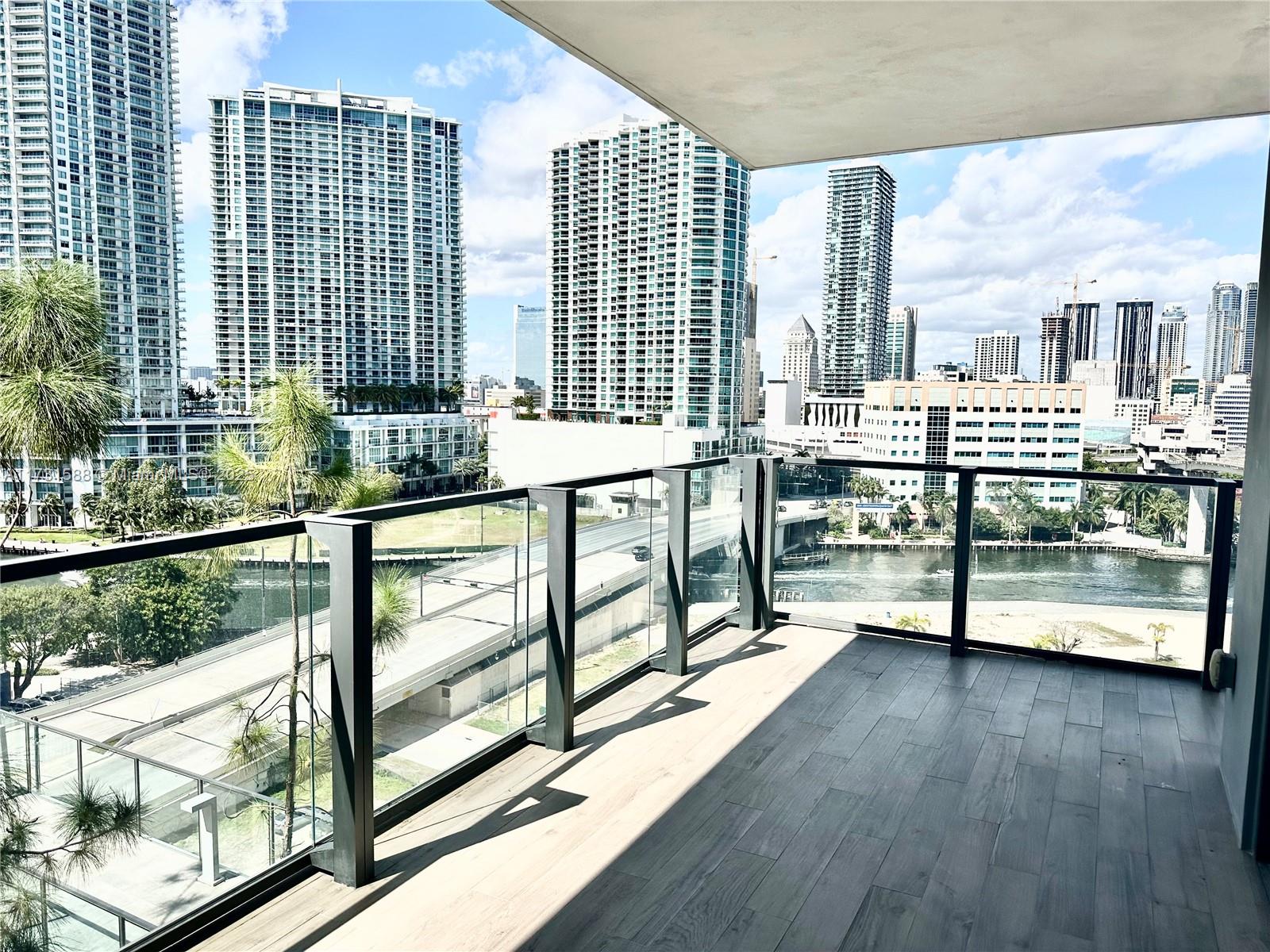 REACH CONDO - Residential