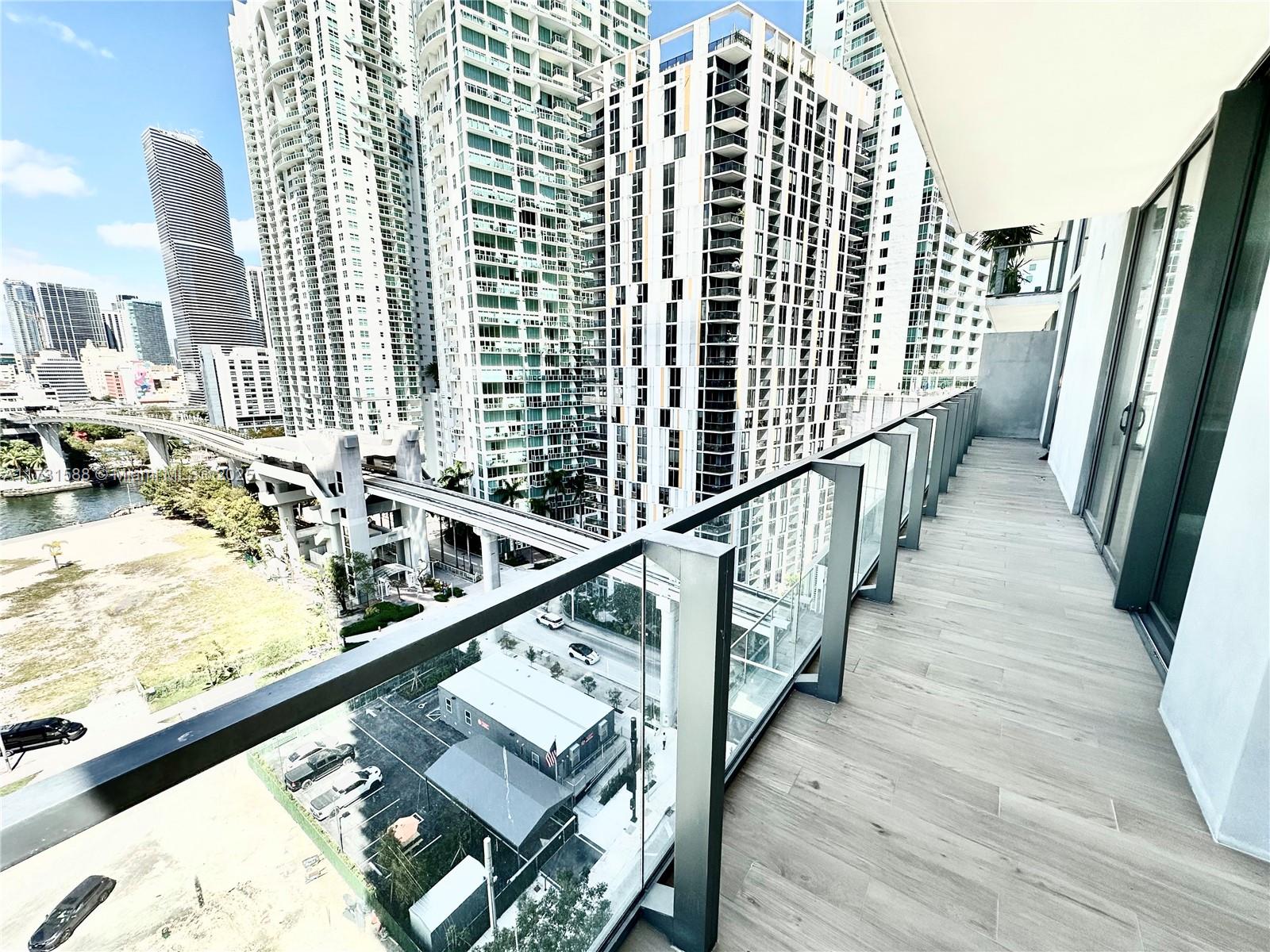 REACH CONDO - Residential