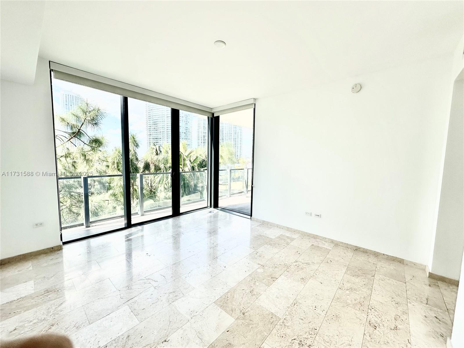 REACH CONDO - Residential