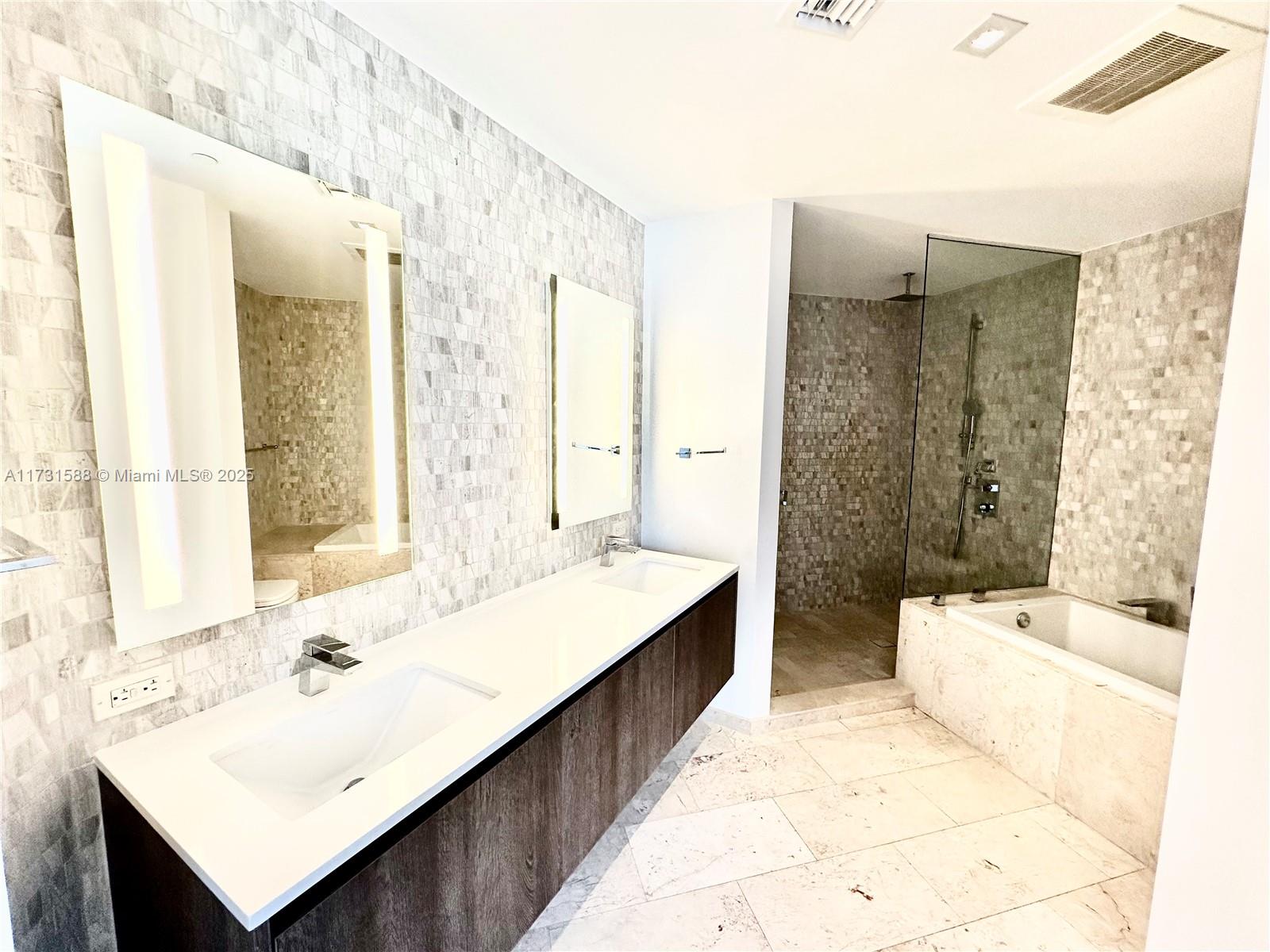 REACH CONDO - Residential