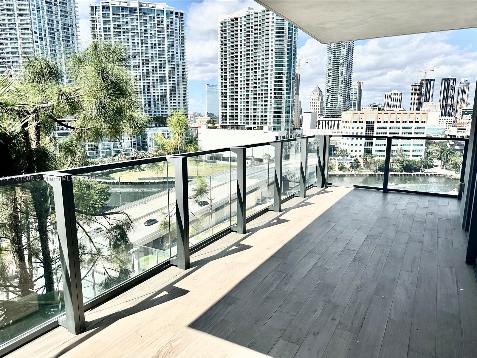 REACH CONDO - Residential