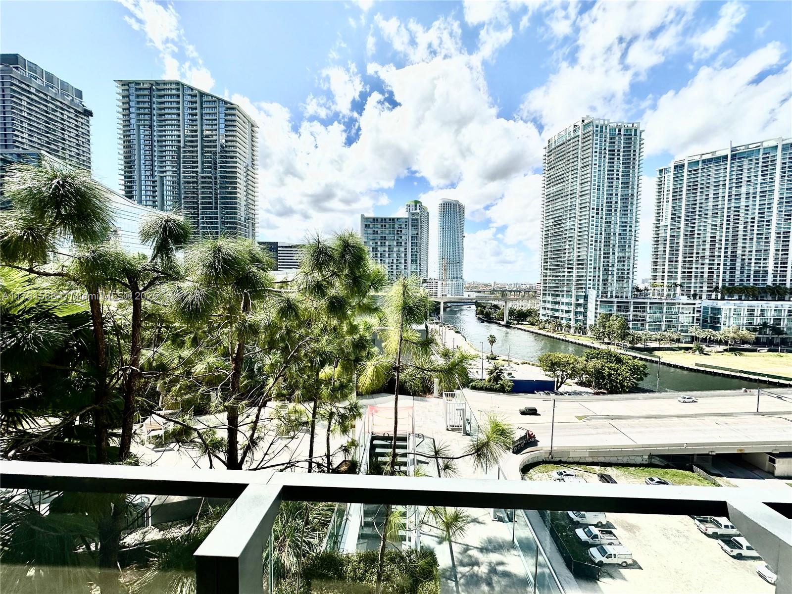 REACH CONDO - Residential