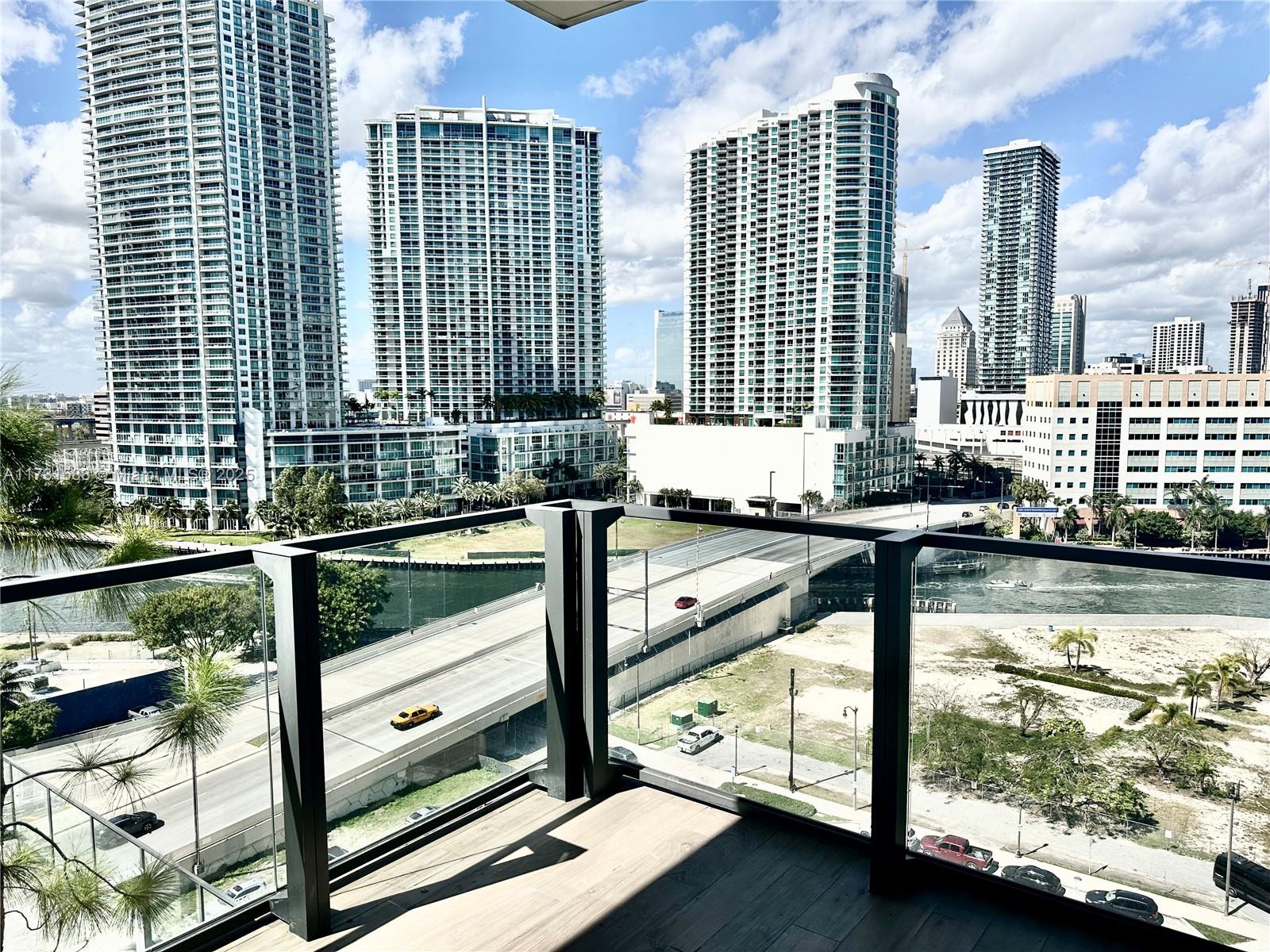 REACH CONDO - Residential