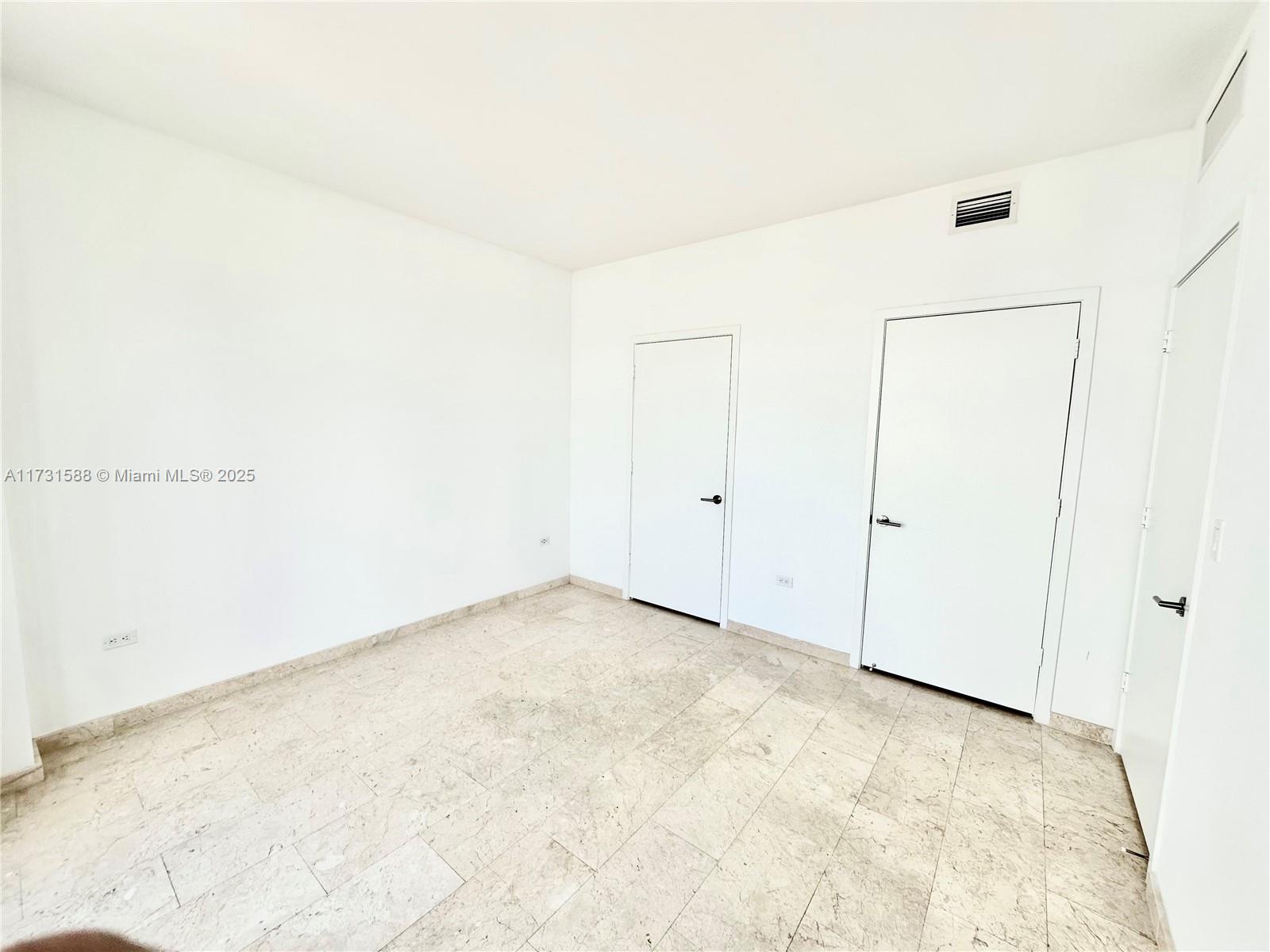 REACH CONDO - Residential