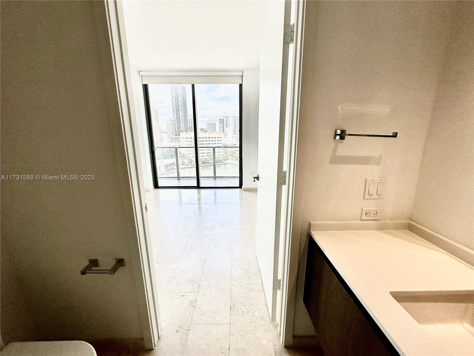REACH CONDO - Residential