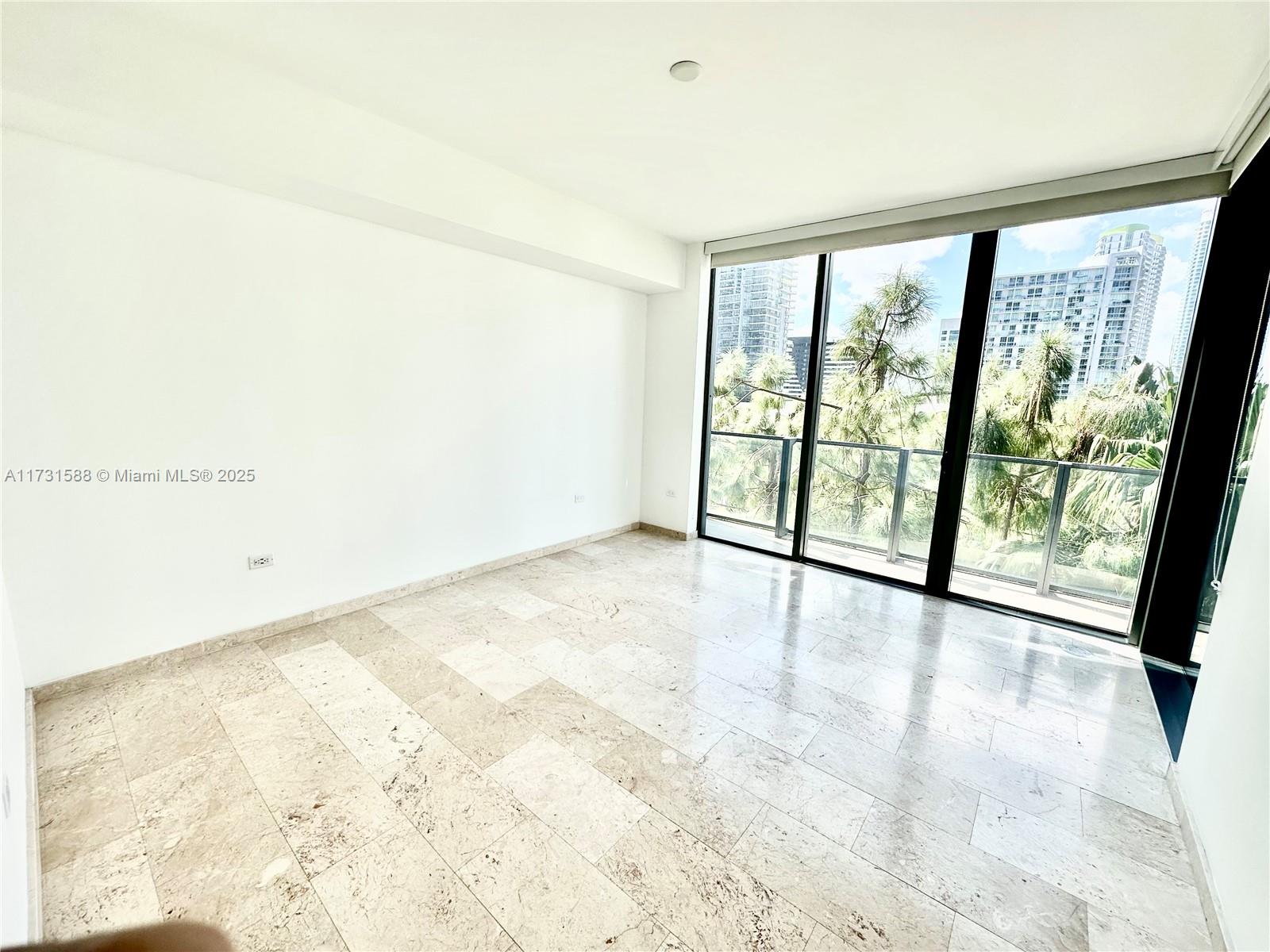 REACH CONDO - Residential