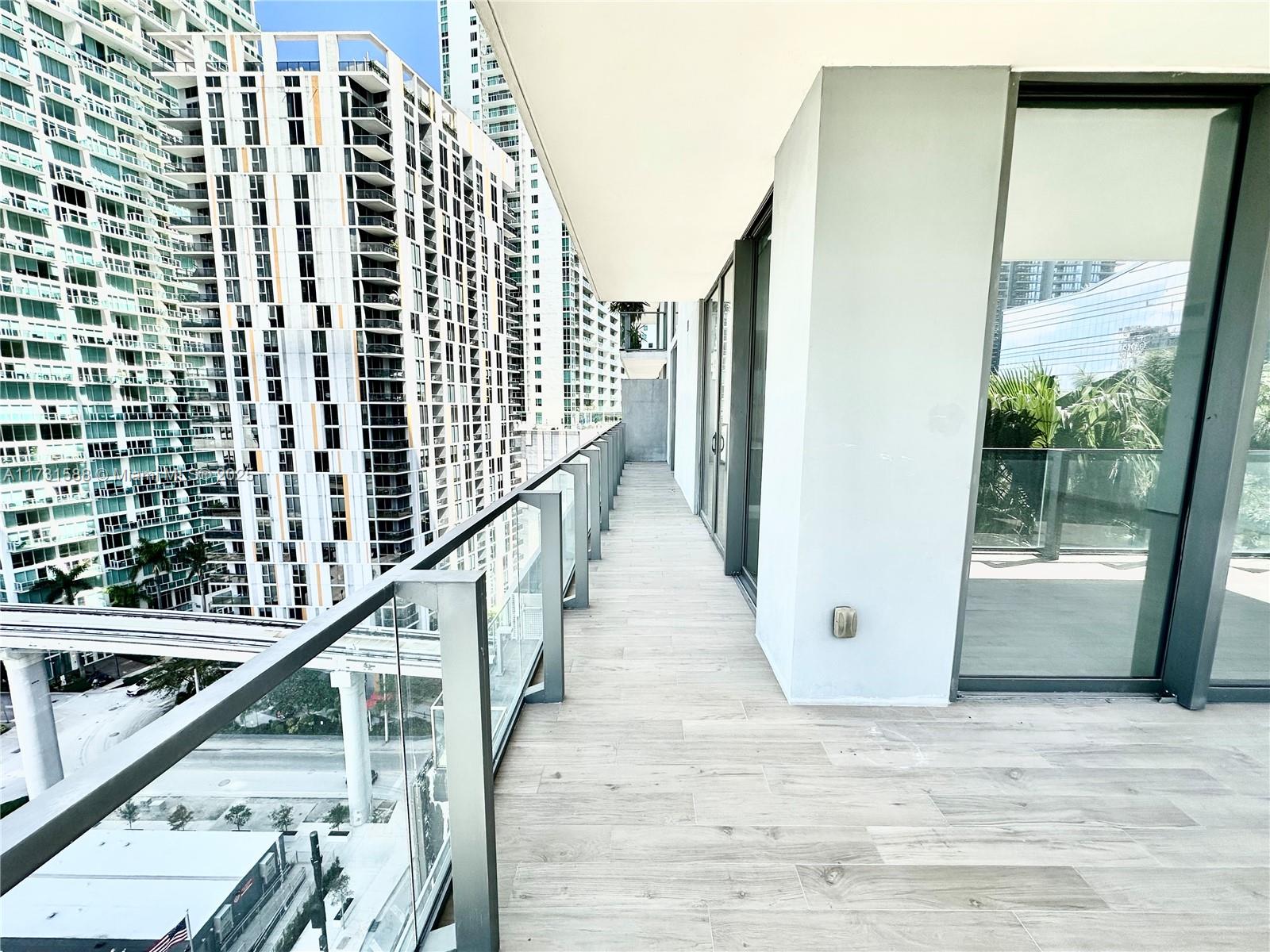 REACH CONDO - Residential