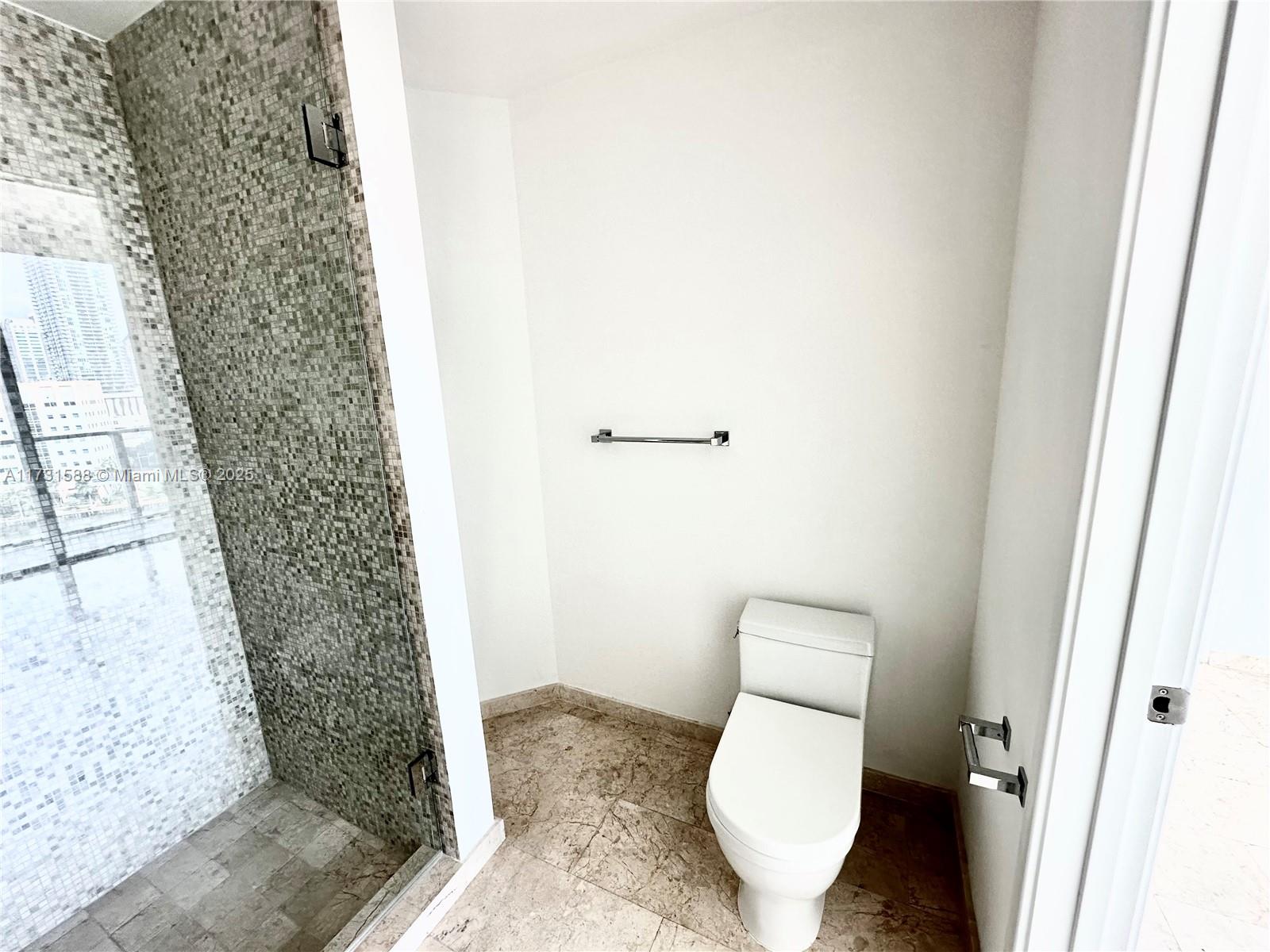 REACH CONDO - Residential