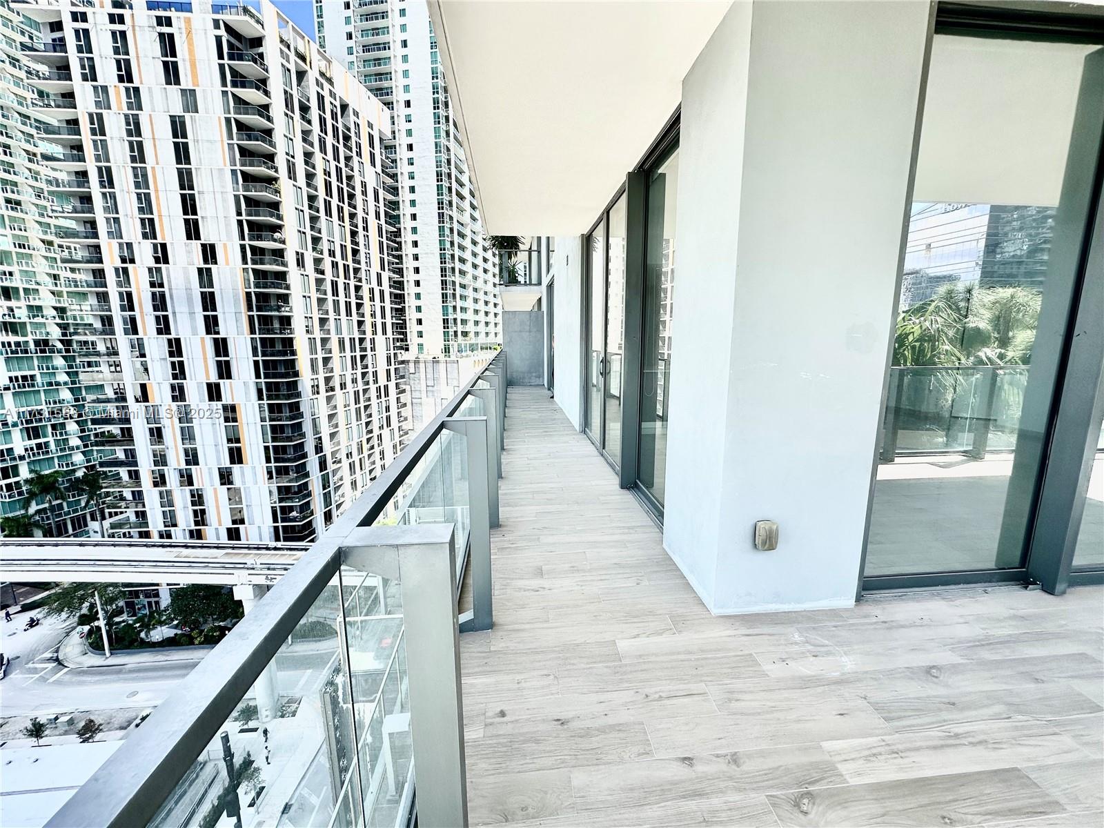 REACH CONDO - Residential