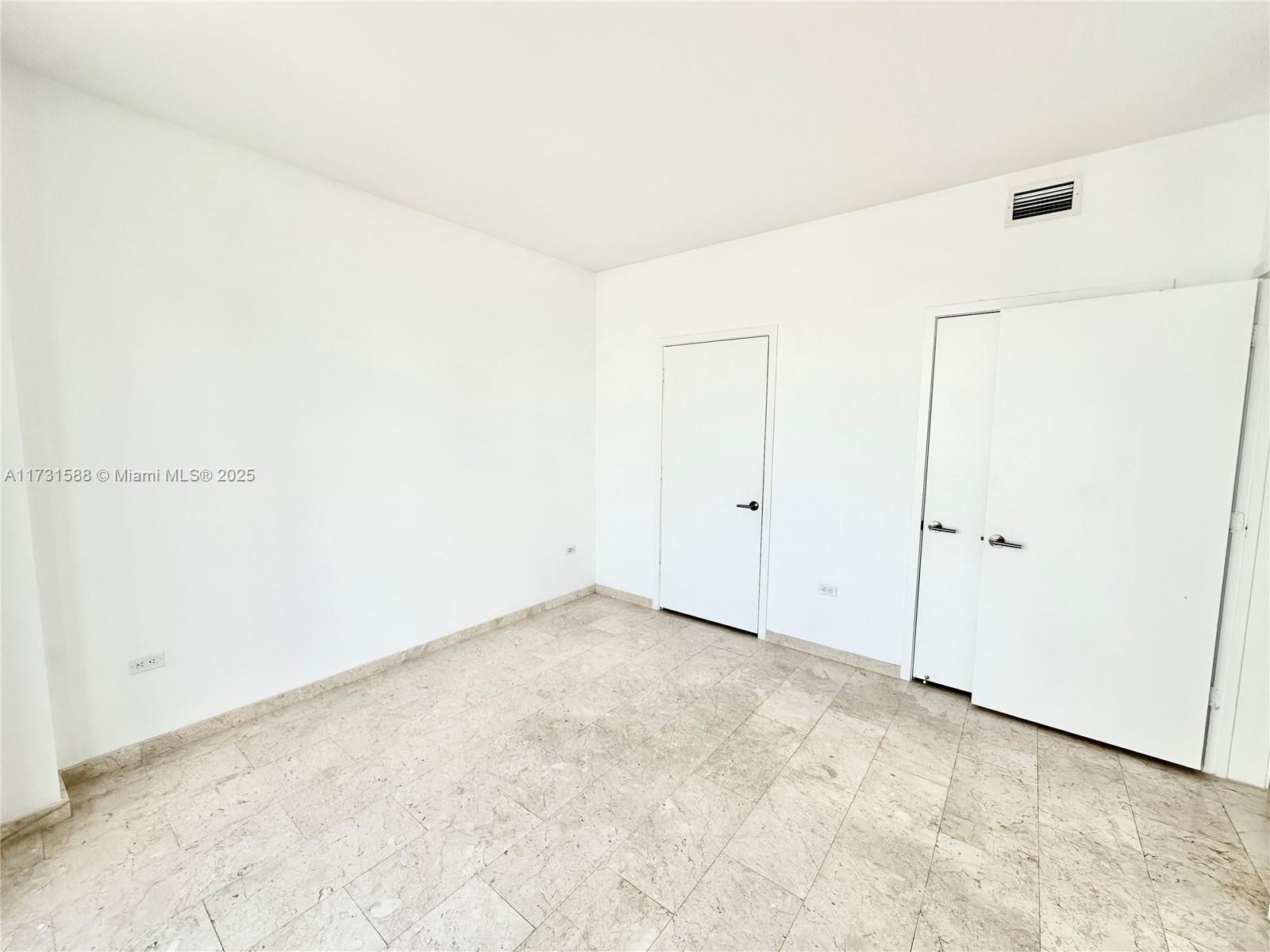 REACH CONDO - Residential
