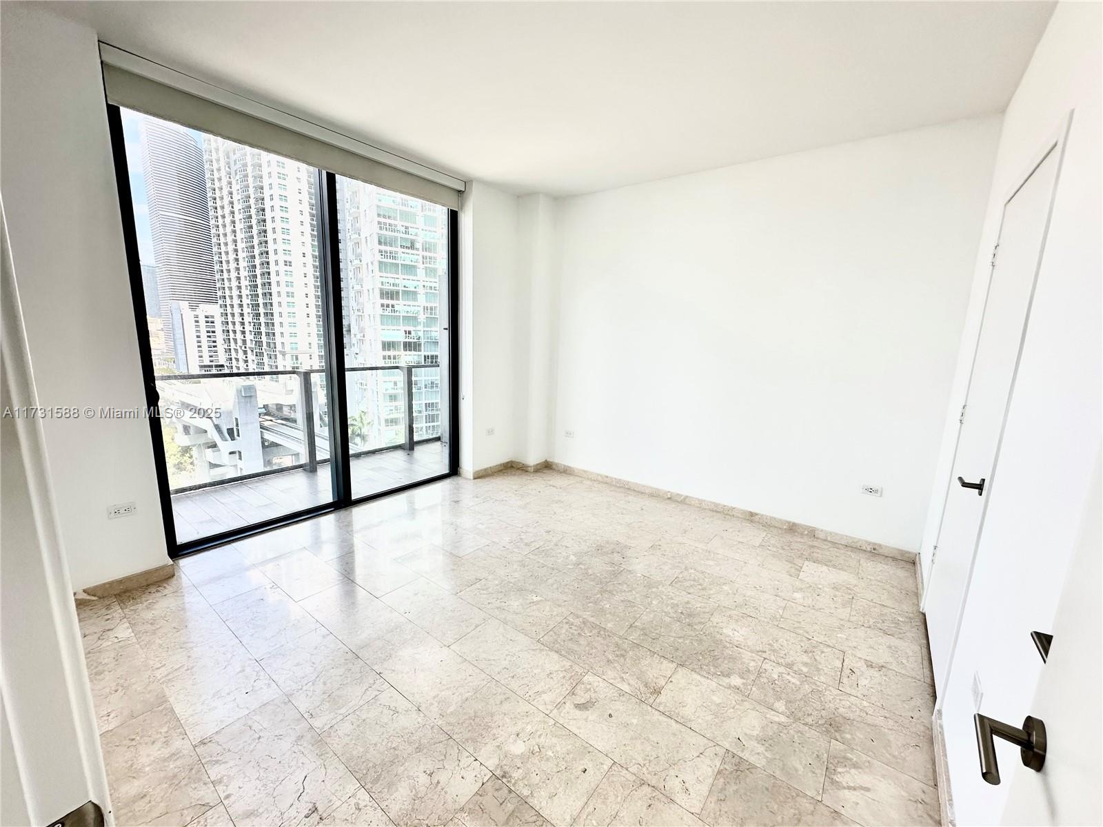 REACH CONDO - Residential