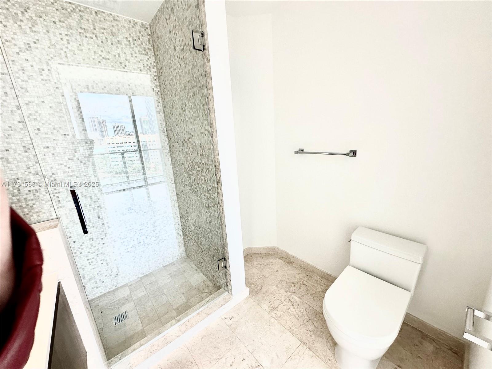 REACH CONDO - Residential