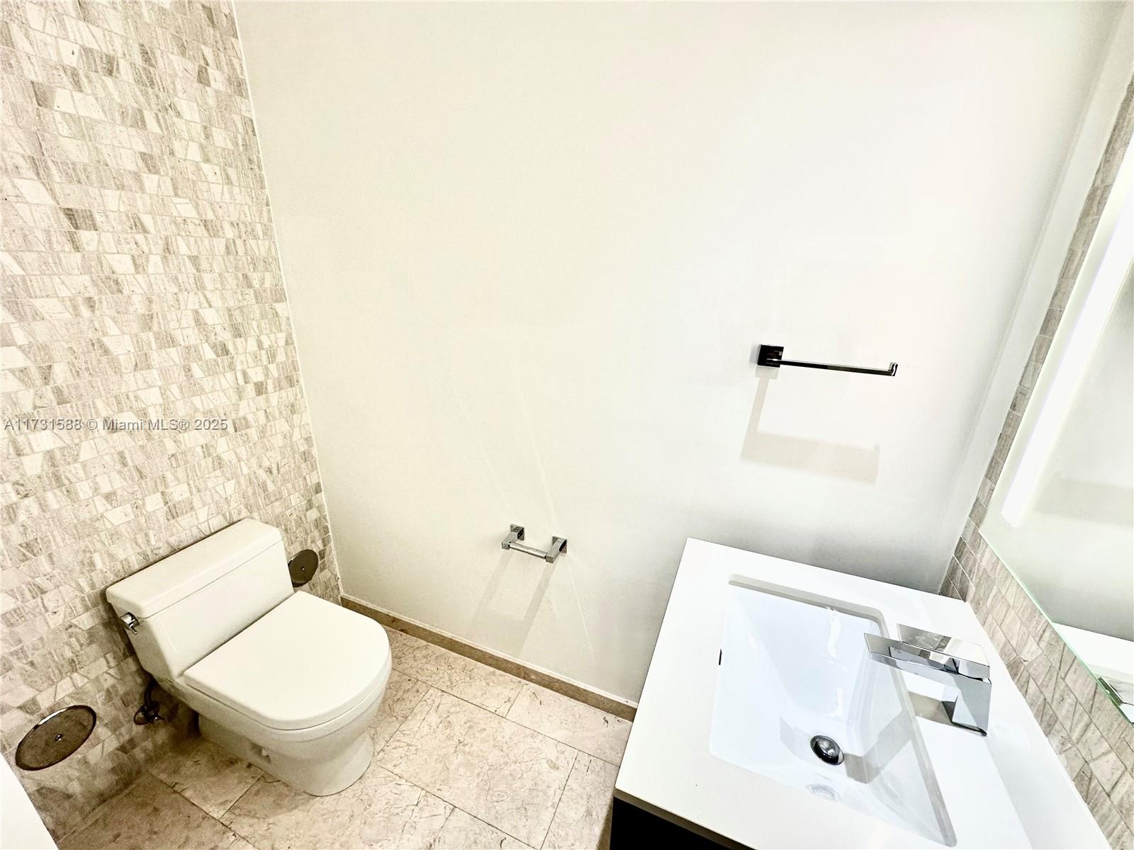 REACH CONDO - Residential