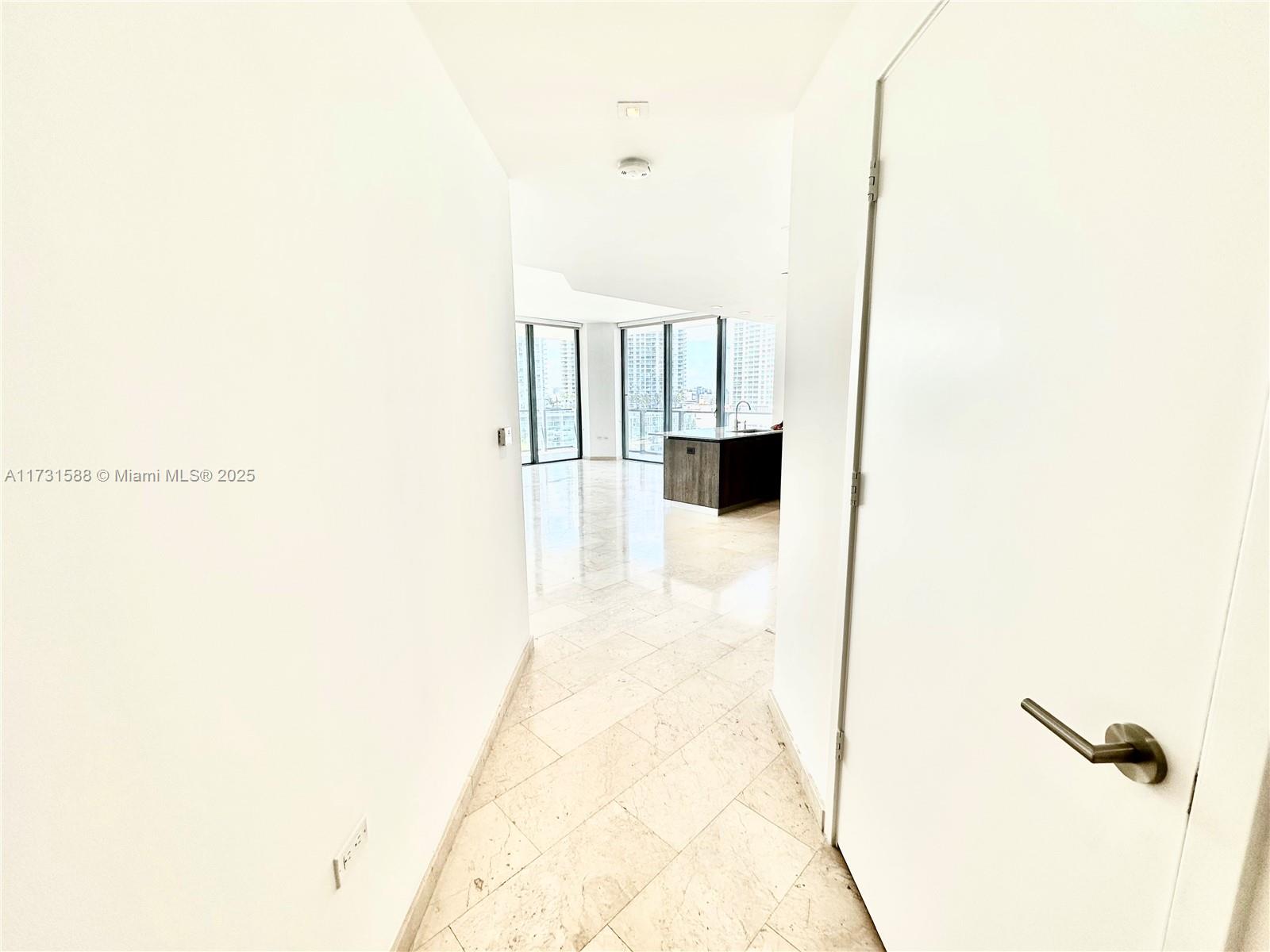 REACH CONDO - Residential