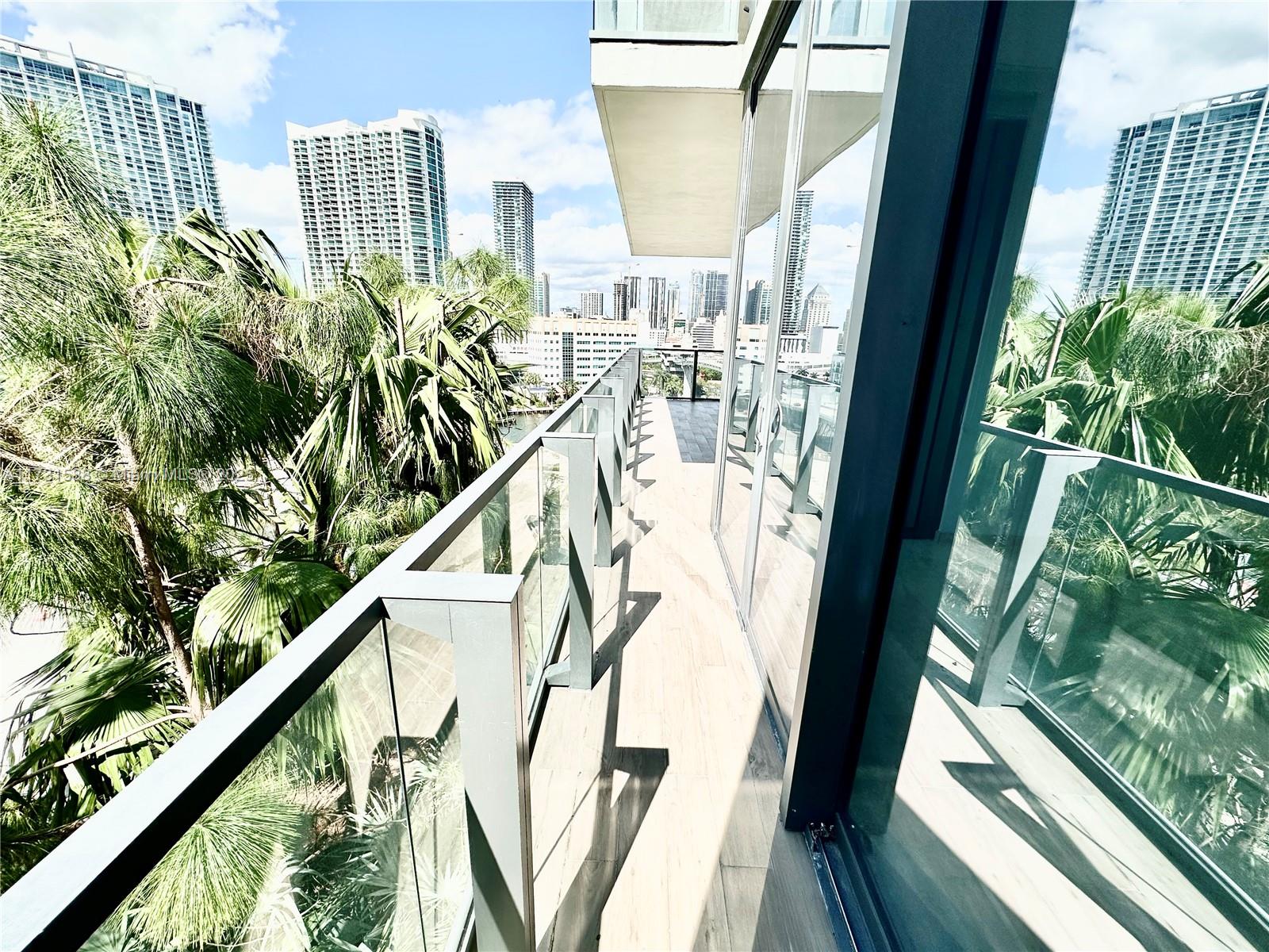 REACH CONDO - Residential