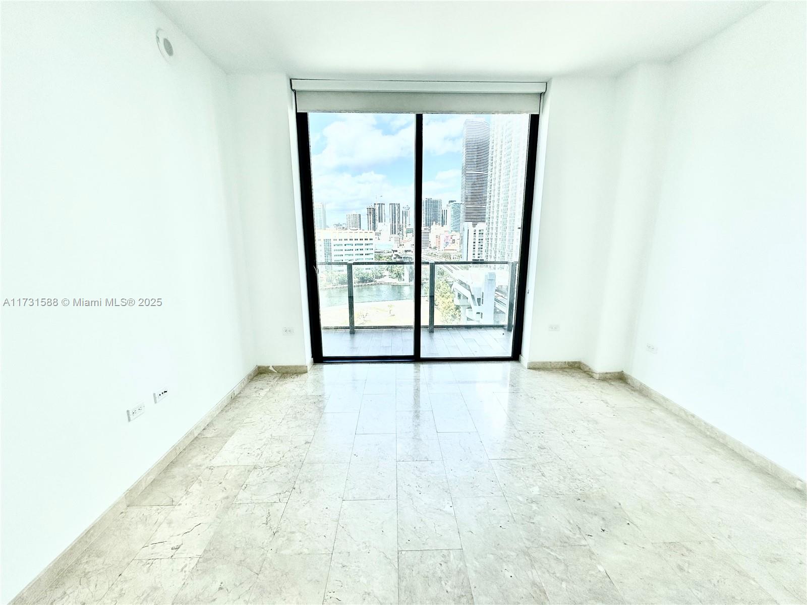 REACH CONDO - Residential