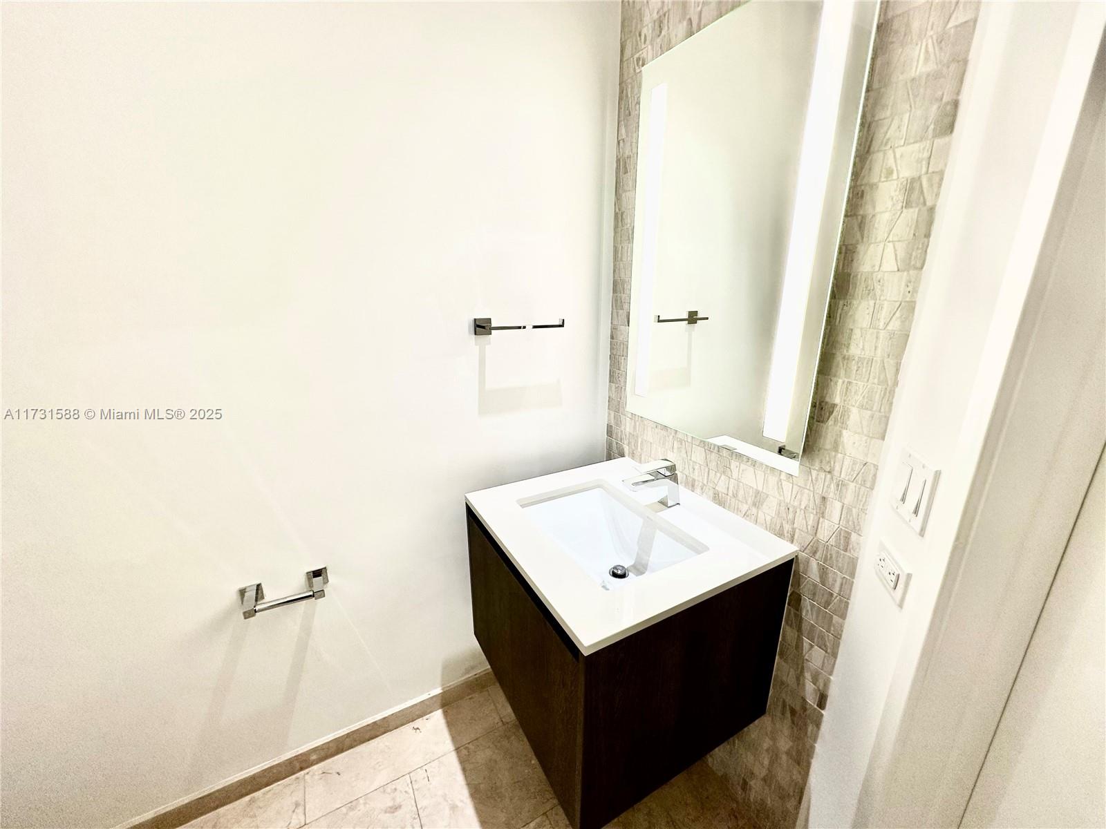REACH CONDO - Residential