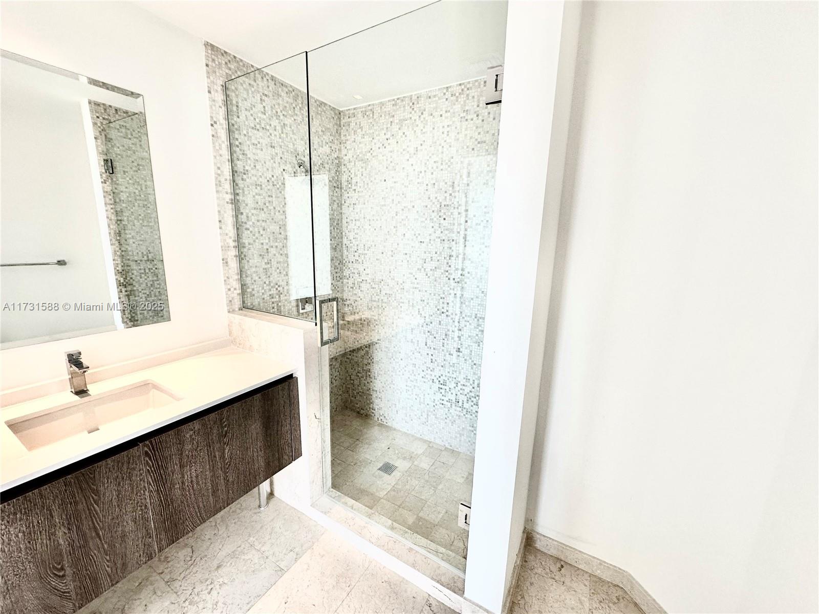 REACH CONDO - Residential