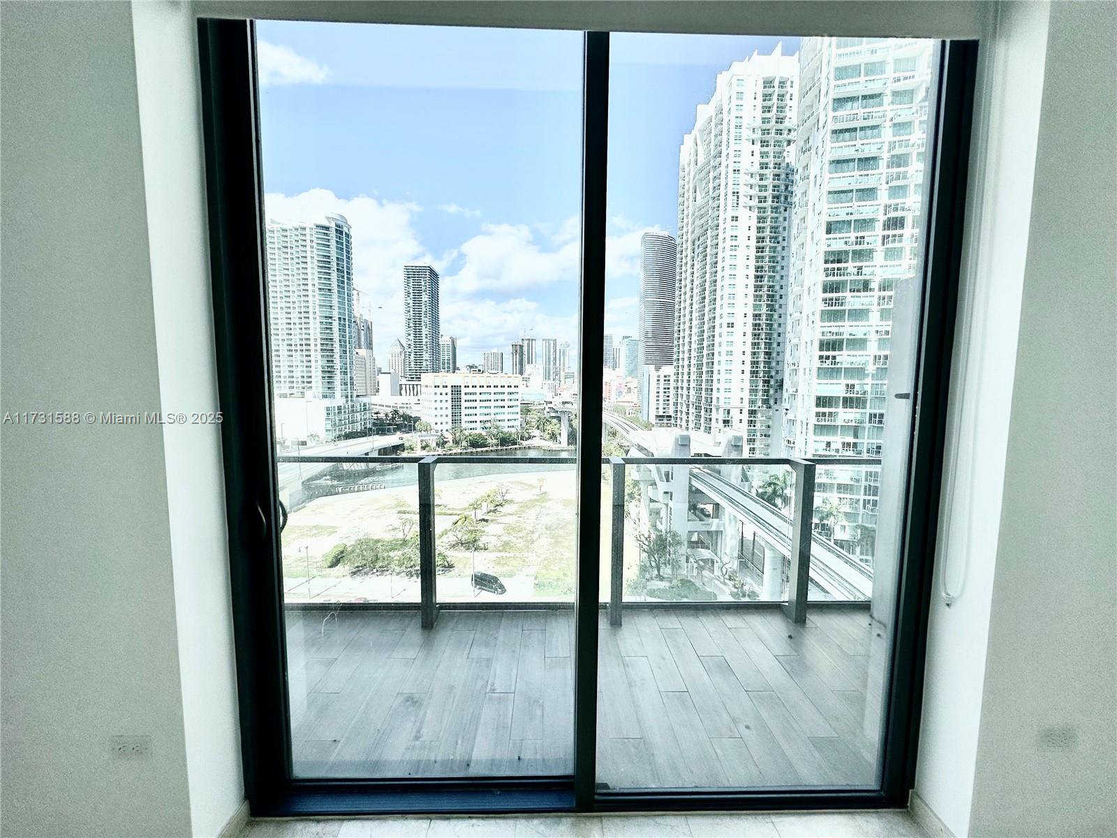 REACH CONDO - Residential