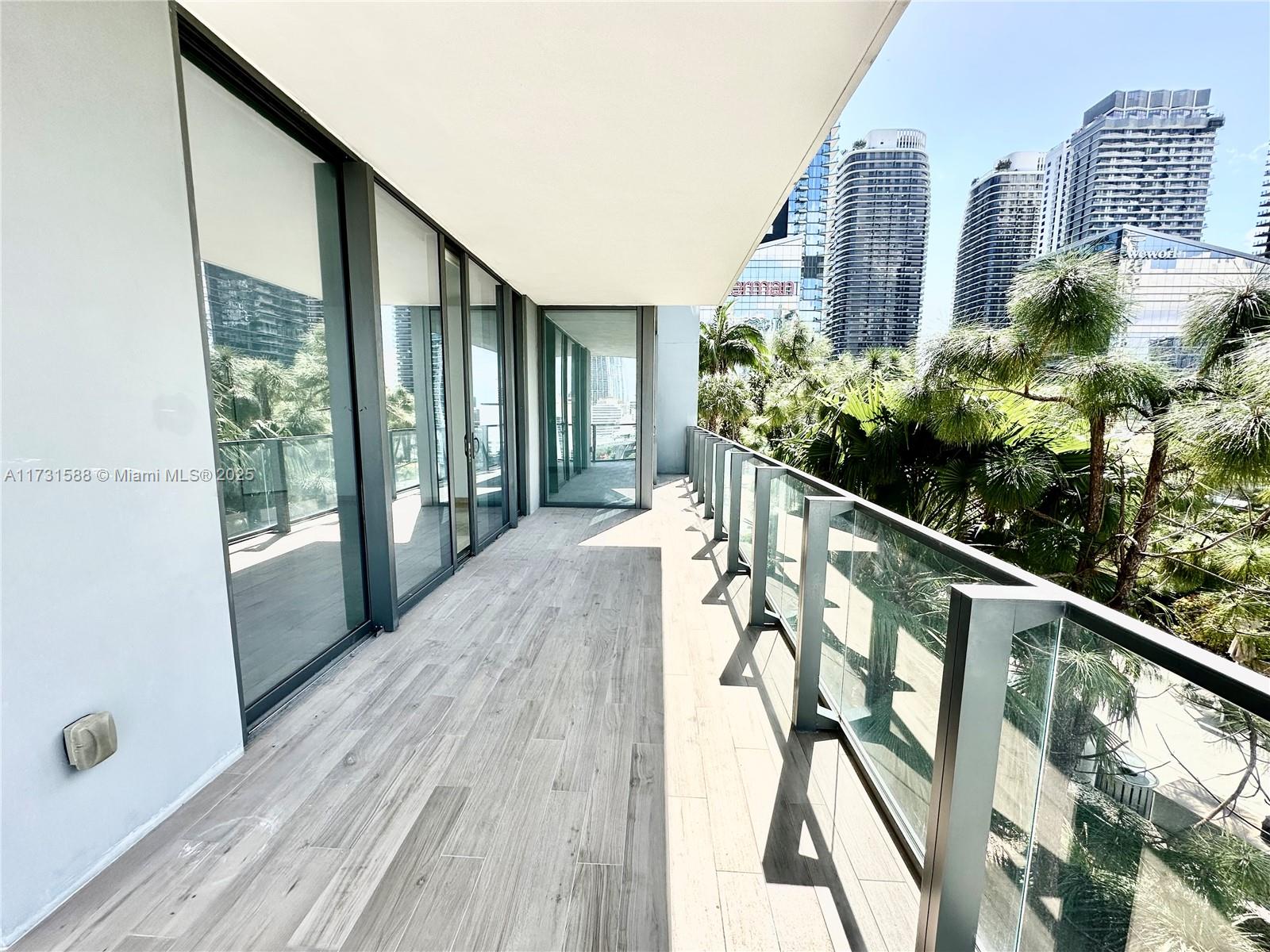 REACH CONDO - Residential